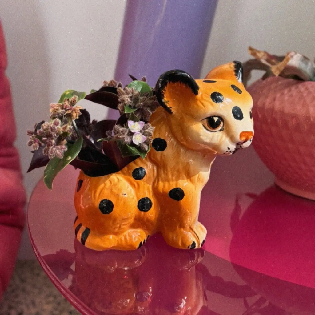 Cache pot léopard céramique vintage, peint à la main, années 70
