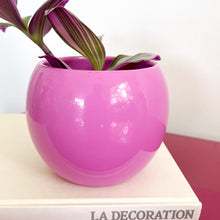 Load image into Gallery viewer, Vintage pink flowerpot
