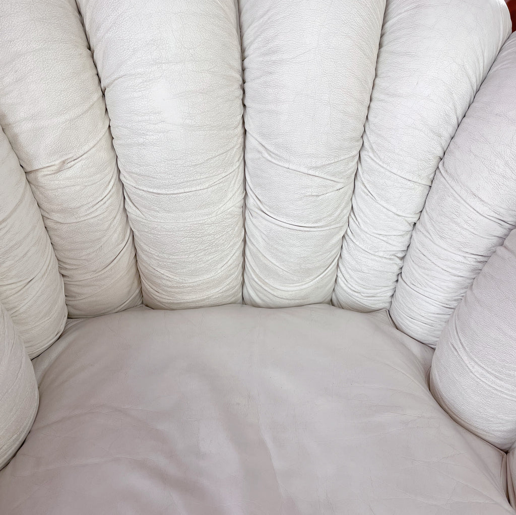 Ensemble canapé et fauteuil coquillage vintage en cuir blanc, années 70