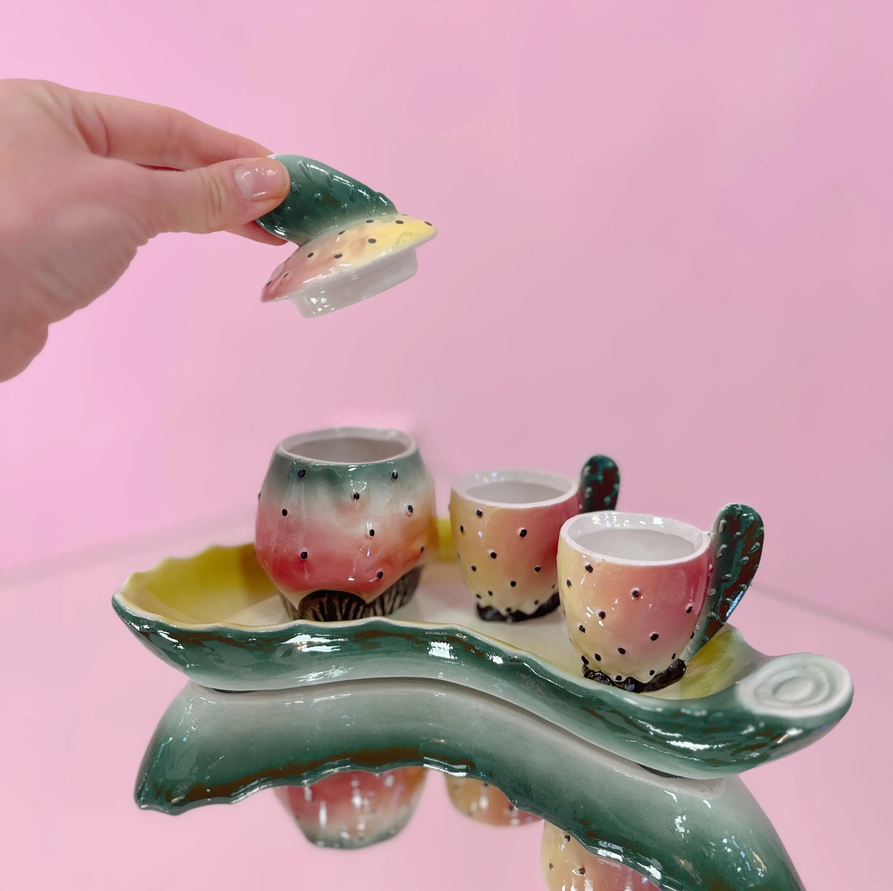 Service à café en céramique sicilienne barbotine figuier de Barbarie, années 70