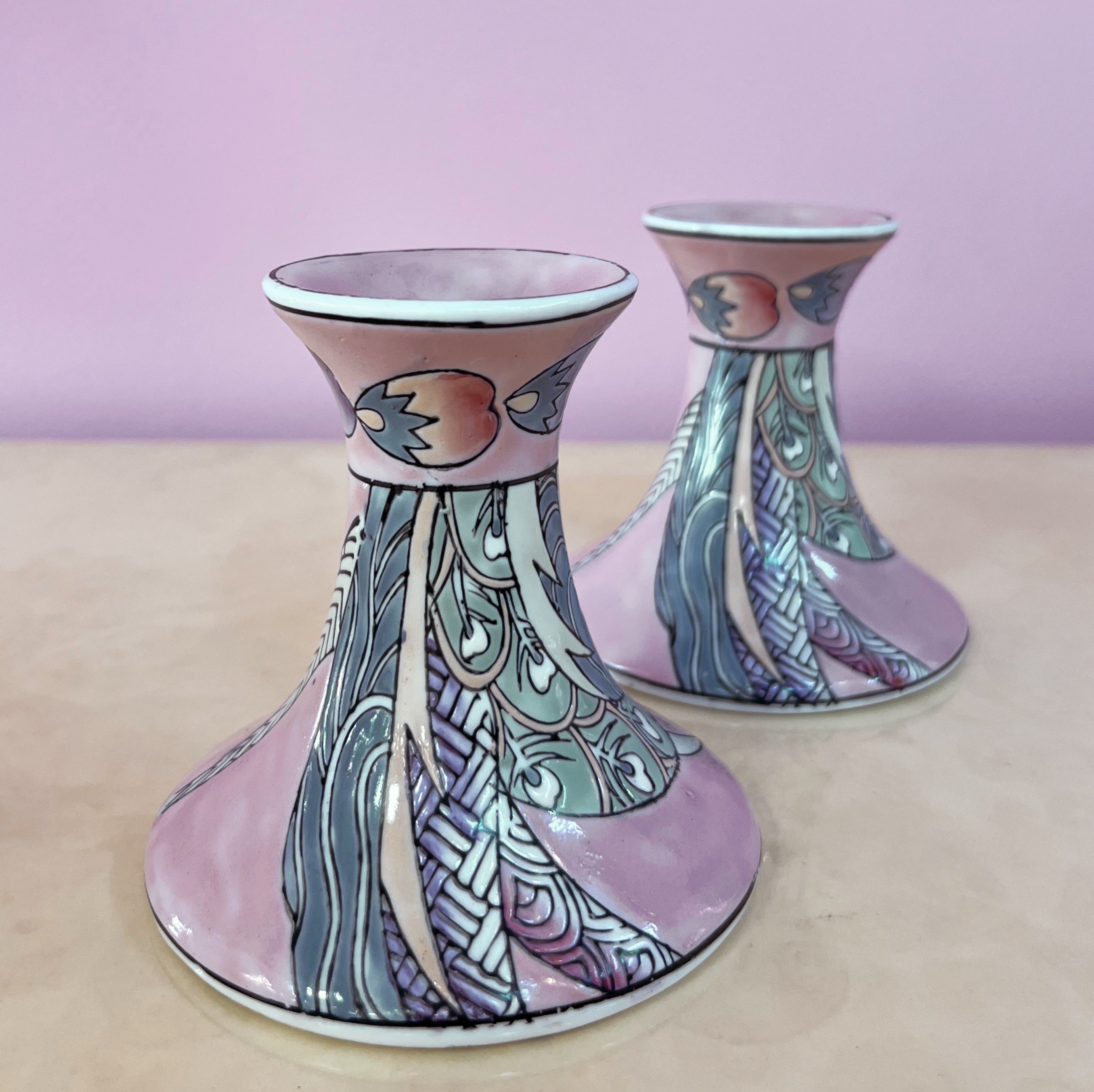 Paire de bougeoirs pastel, Porcelaine de Macao, années 80