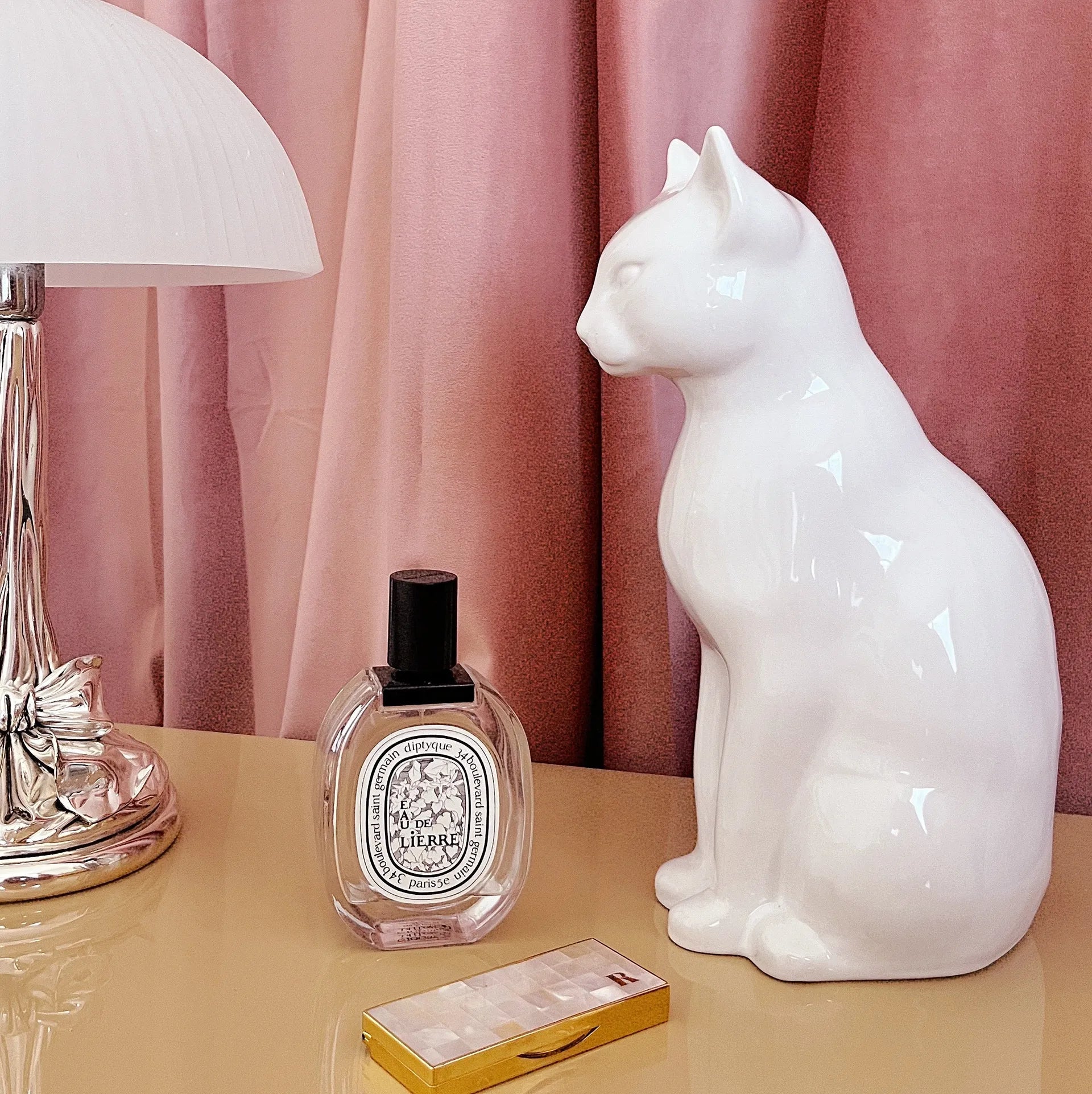 Chat en porcelaine blanc – Années 70 - Club Barbara
