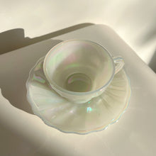 Load image into Gallery viewer, tasses-vintage-iridescente
