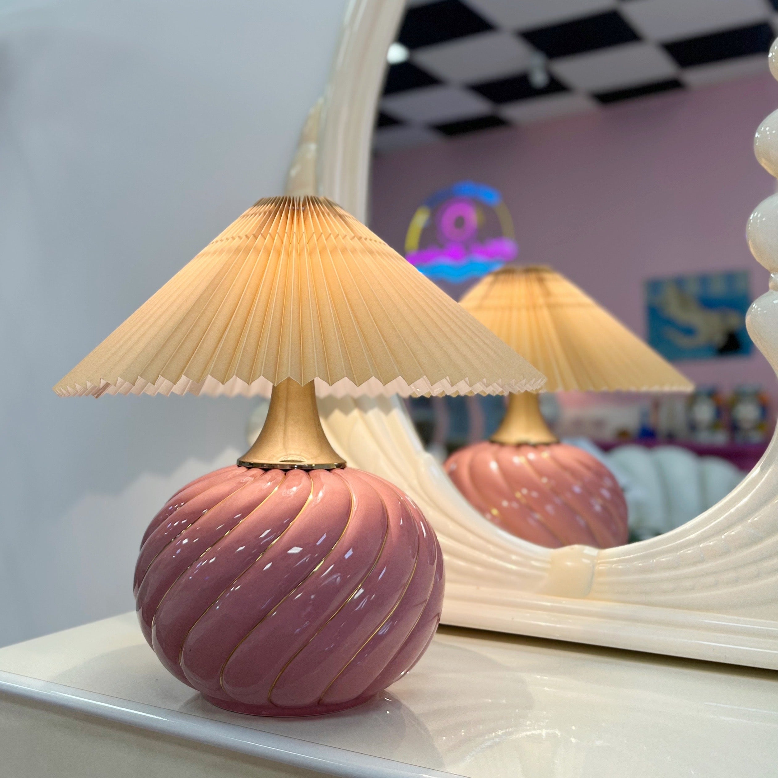 Lampe swirl rose Tommaso Barbi 70s