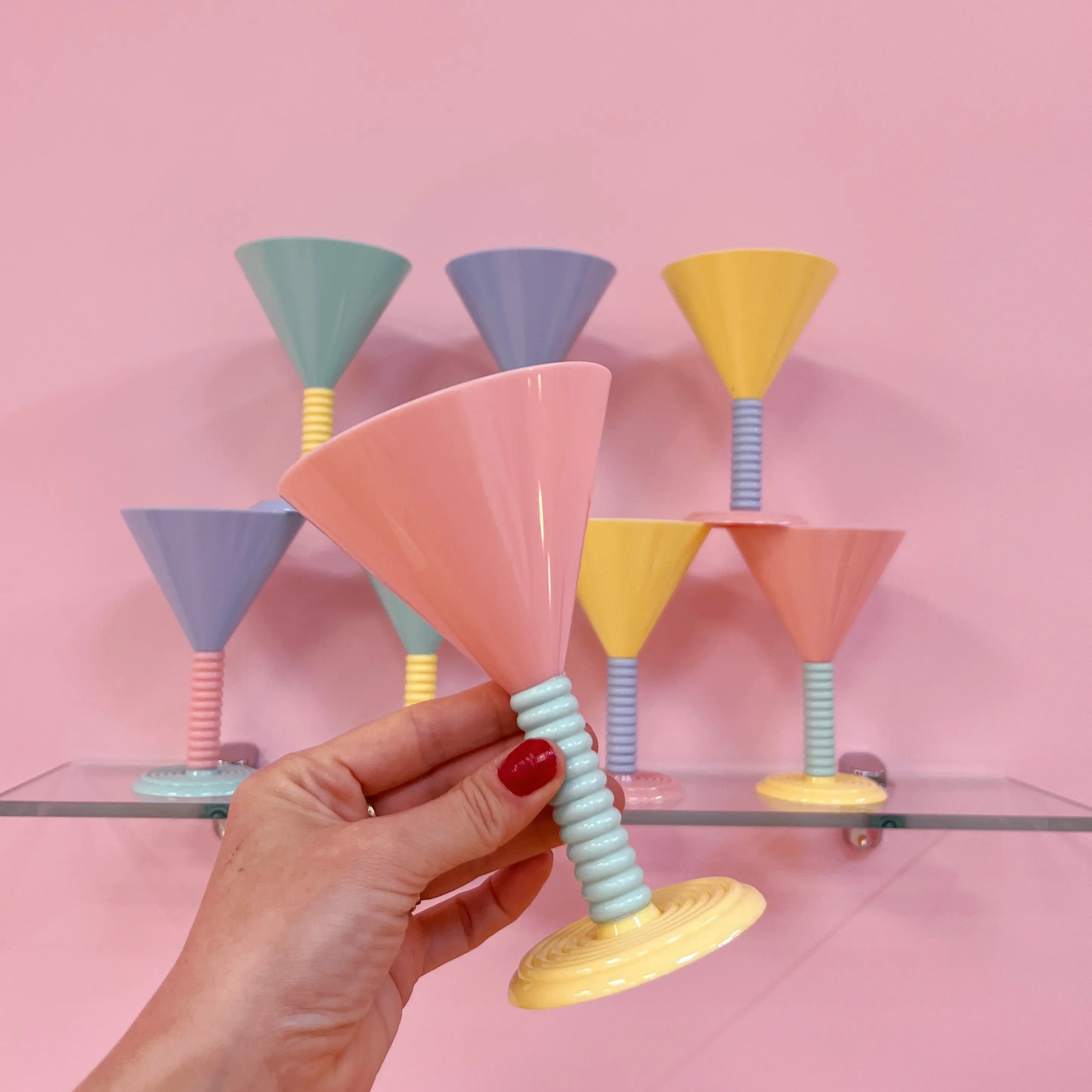 Service de 8 coupes à glace pastel tricolore, style Memphis Design années 80, Club Barbara