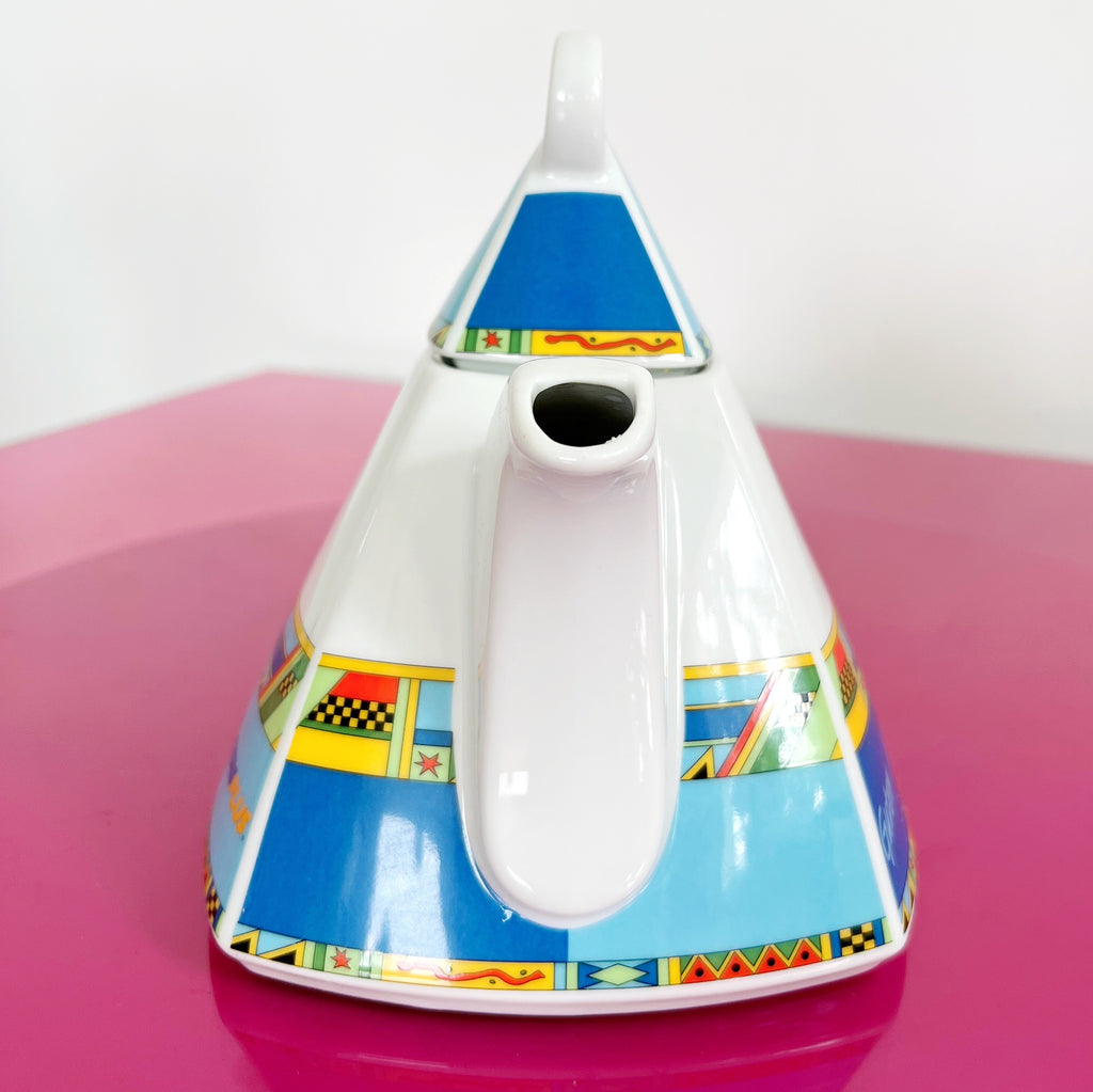 Théière vintage style Memphis pyramidale bleue