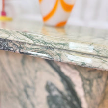 Charger l&#39;image dans la galerie, Table basse en marbre vert, Italie, années 70
