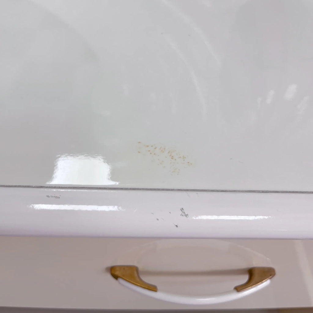 Commode et miroir coquillage laqués ivoire, années 80 - Club Barbara