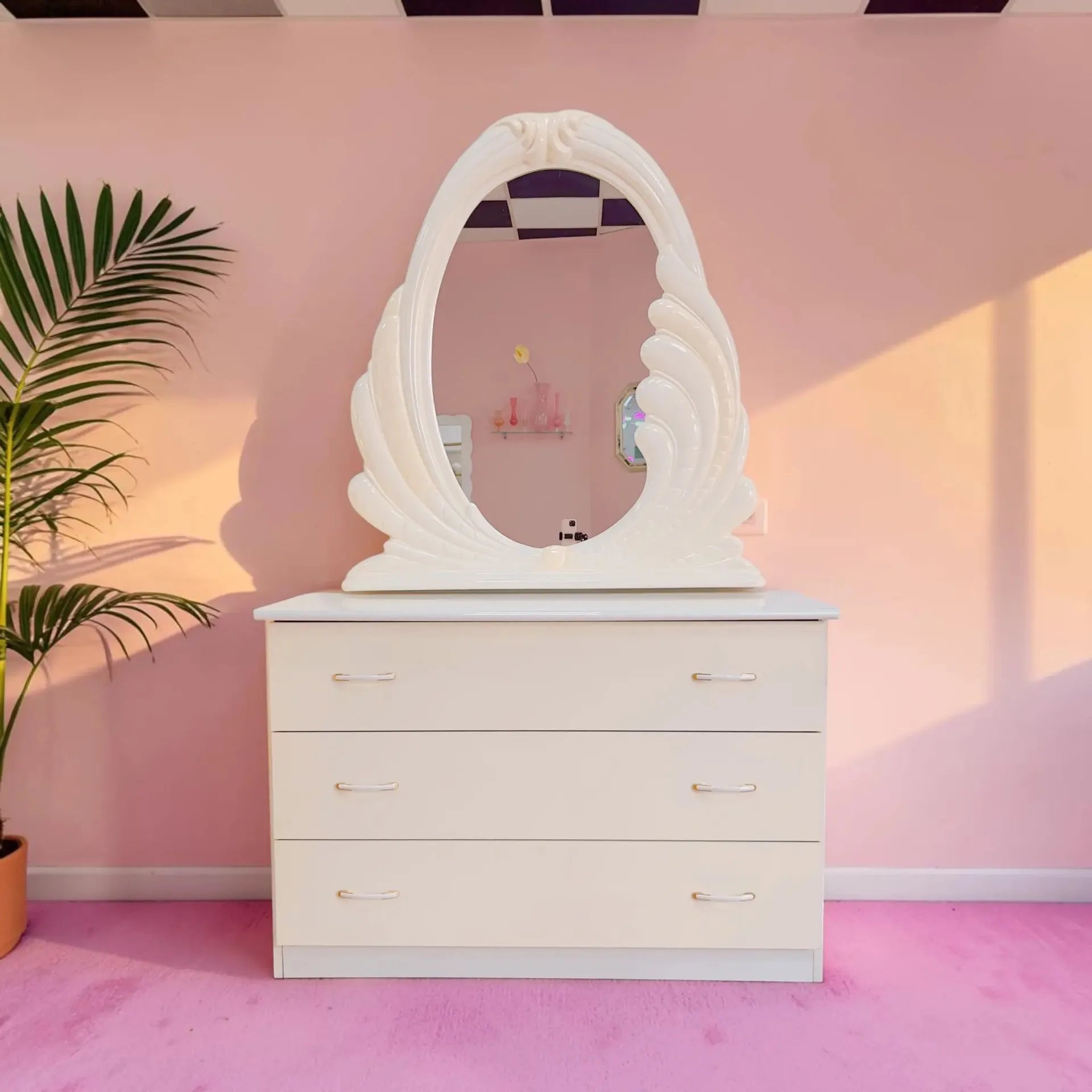 Commode et miroir coquillage laqués ivoire, années 80 - Club Barbara