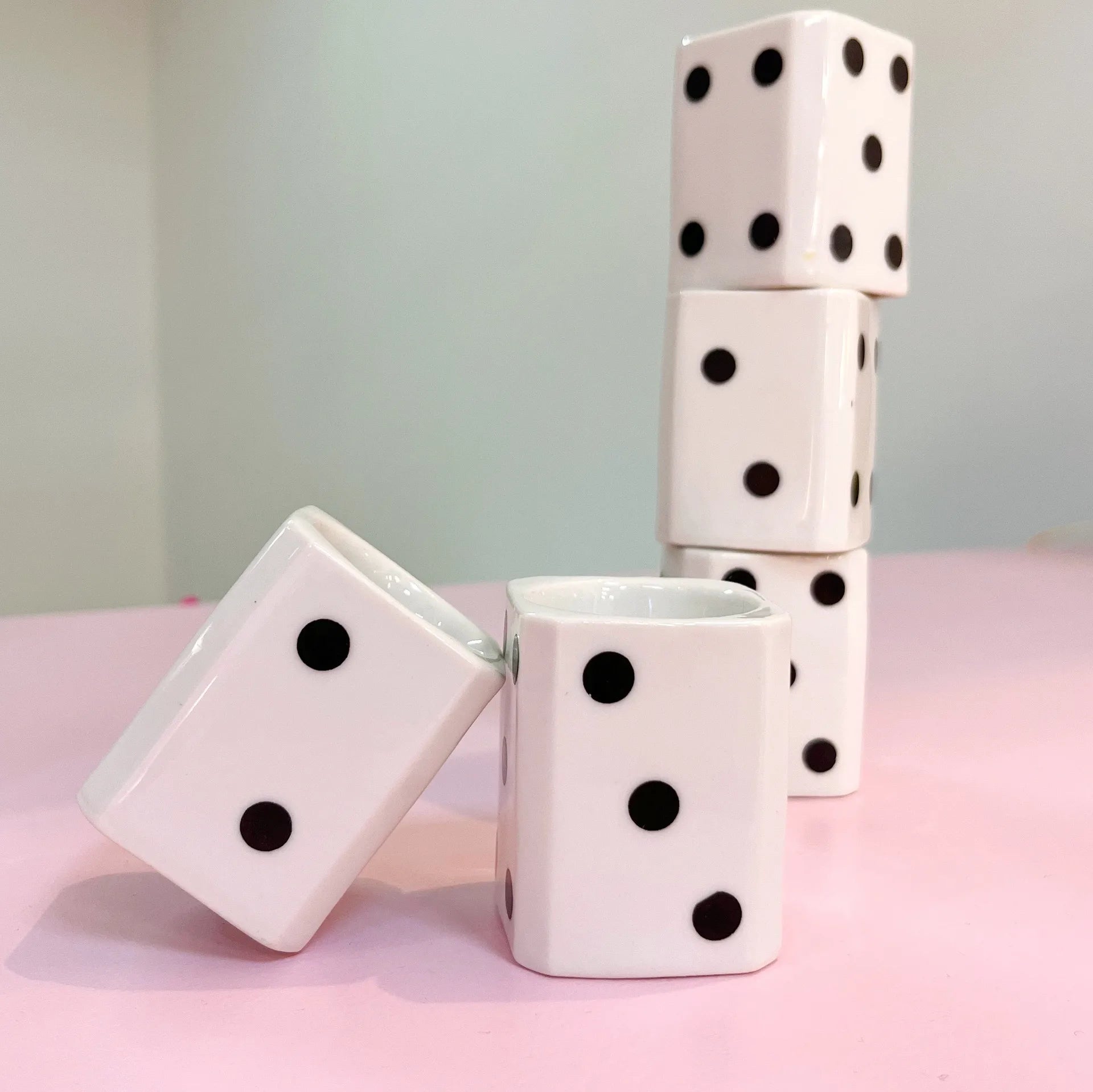 Coquetiers porcelaine dominos - Club Barbara