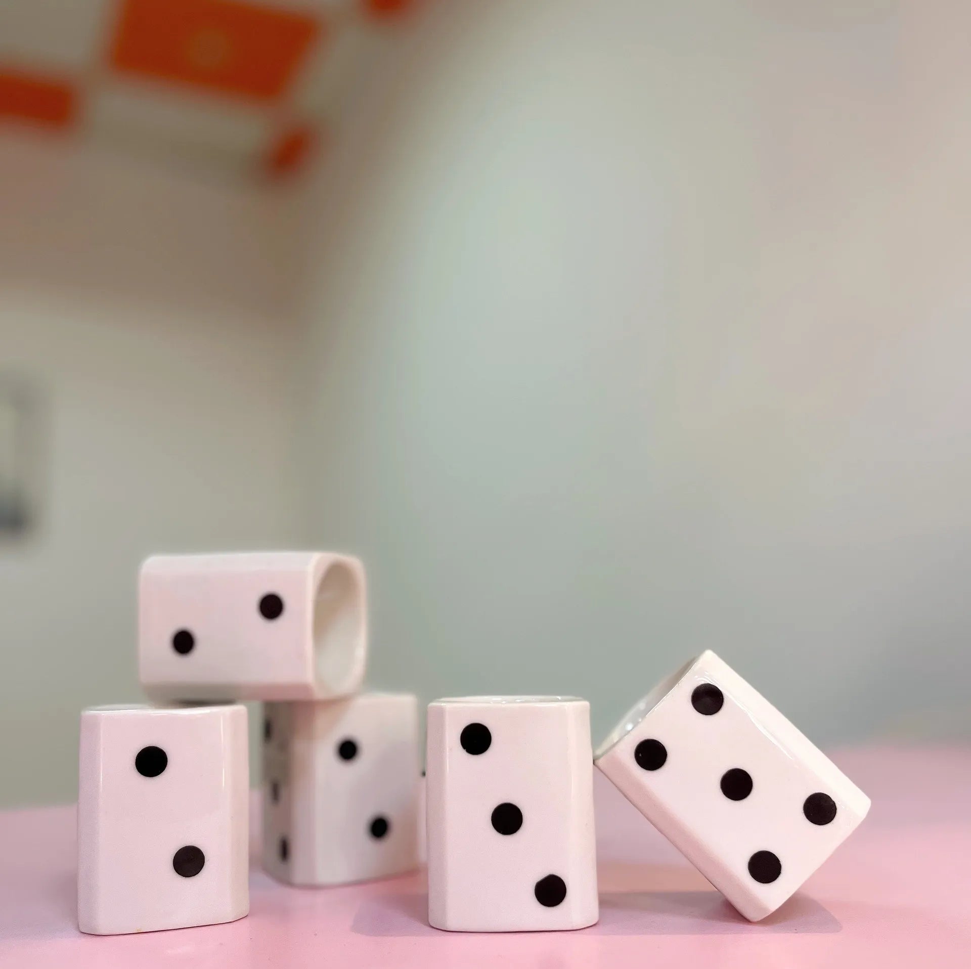 Coquetiers porcelaine dominos - Club Barbara