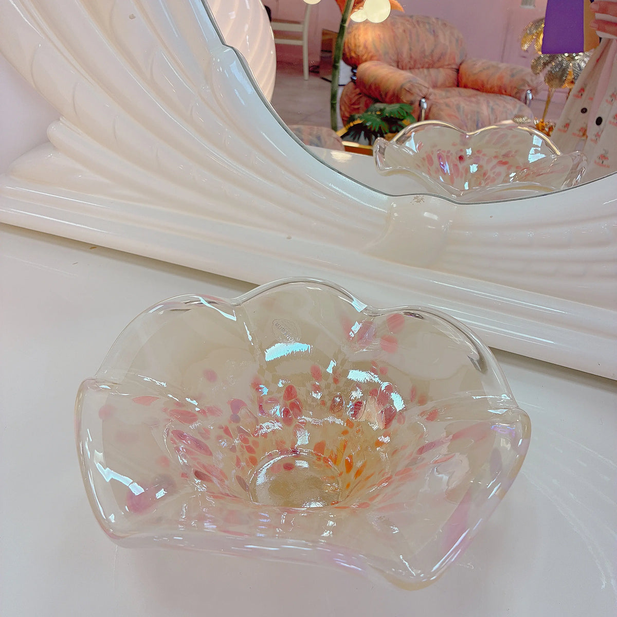 Coupe vintage style Murano en verre irisé, rose et pastel, bord ondulé, années 80