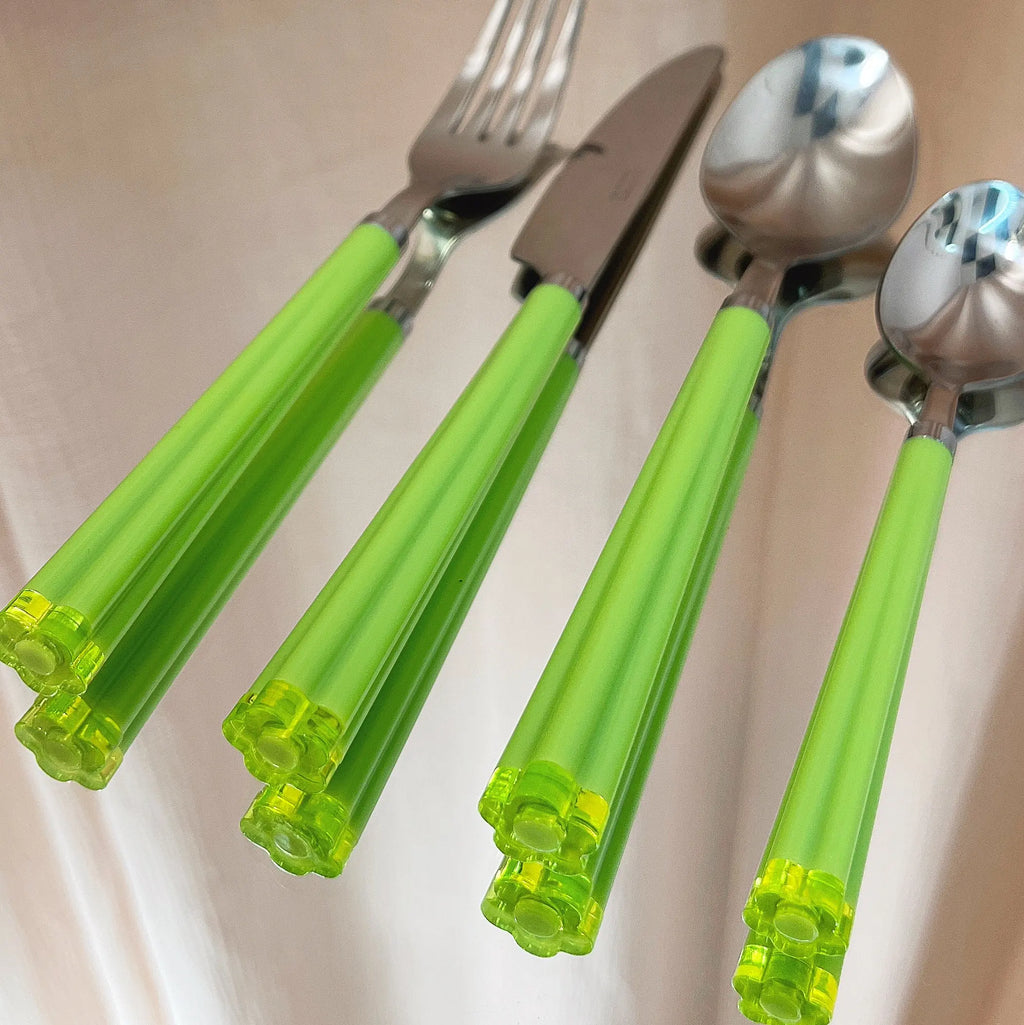 Couverts vintage vert pastel pour table eighties, Club Barbara
