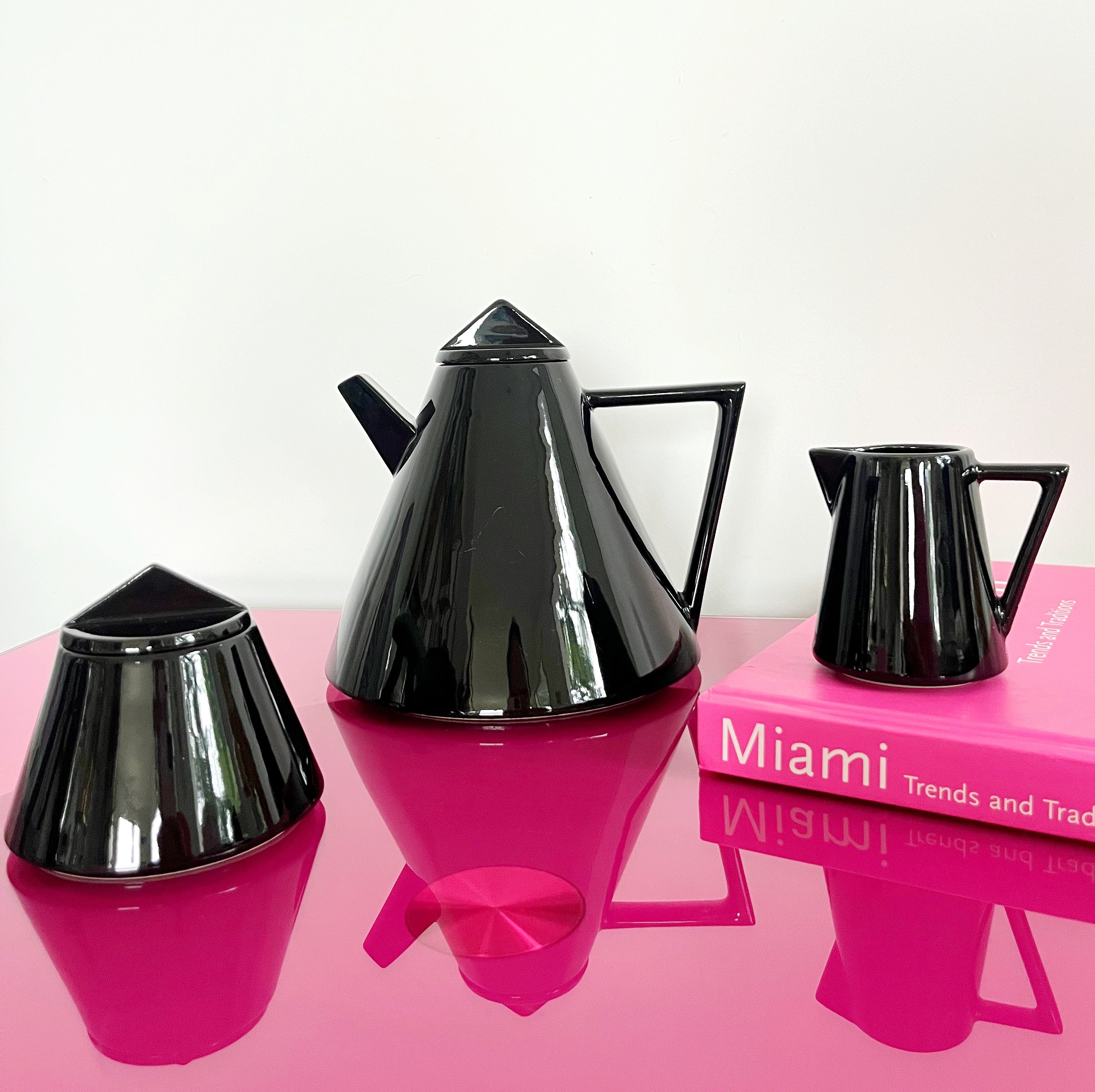 Théière vintage Memphis Design noire