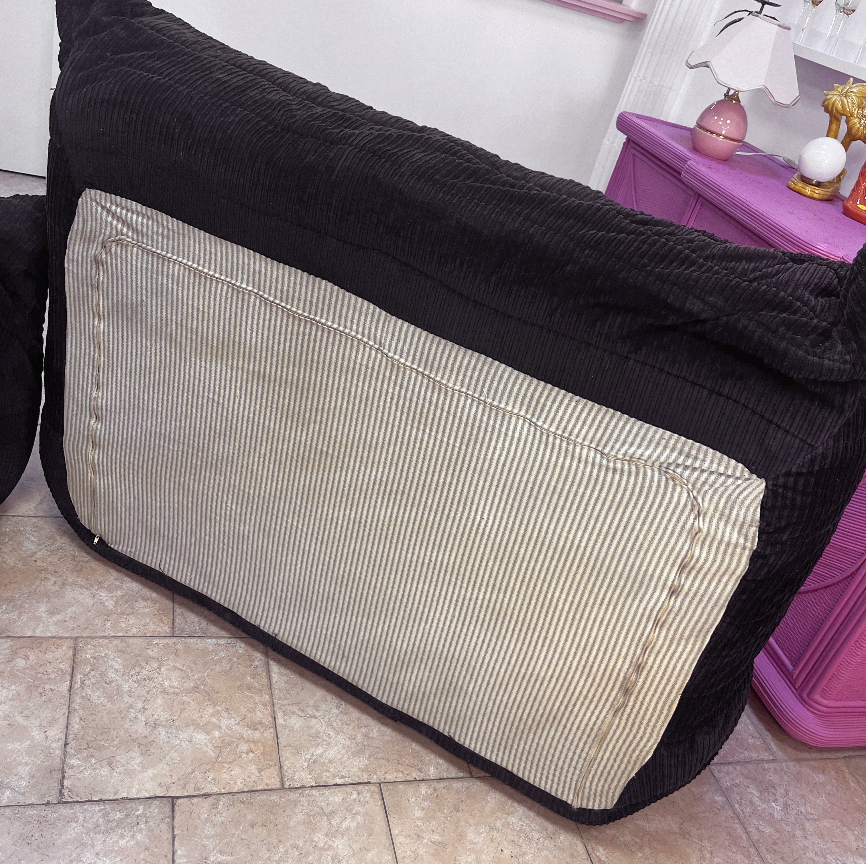 Togo vintage 70’s en velours côtelé noir, canapé 2 places