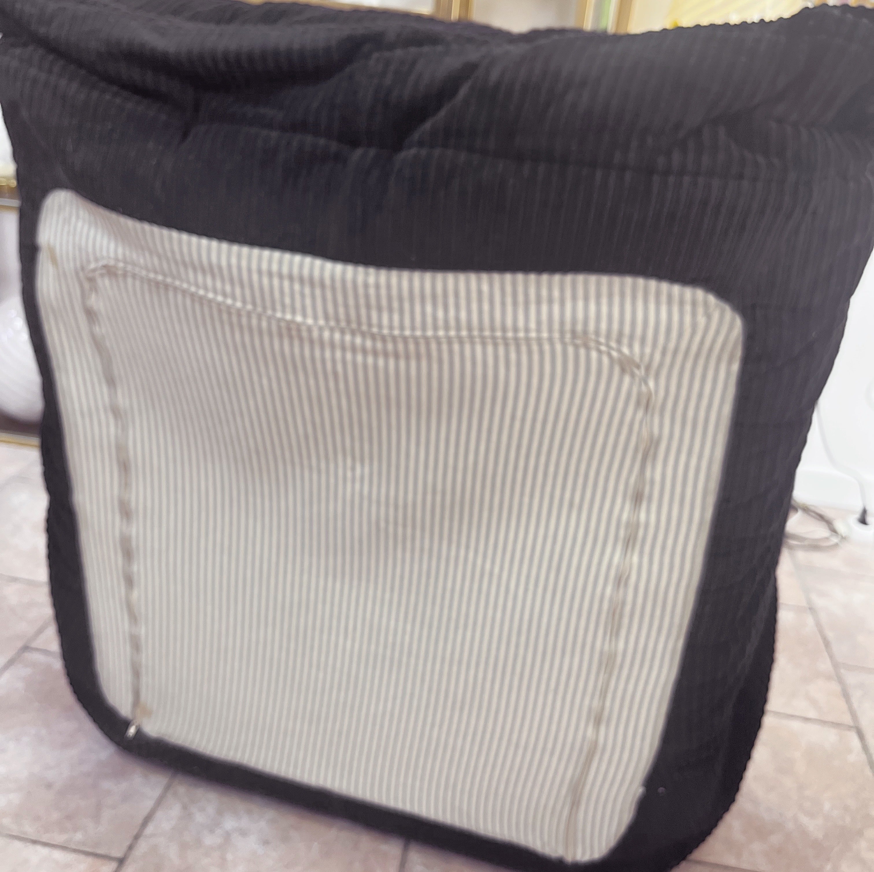 Togo vintage 70’s en velours côtelé noir, Chauffeuse une place