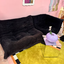 Load image into Gallery viewer, Togo vintage 70’s en velours côtelé noir, canapé 2 places
