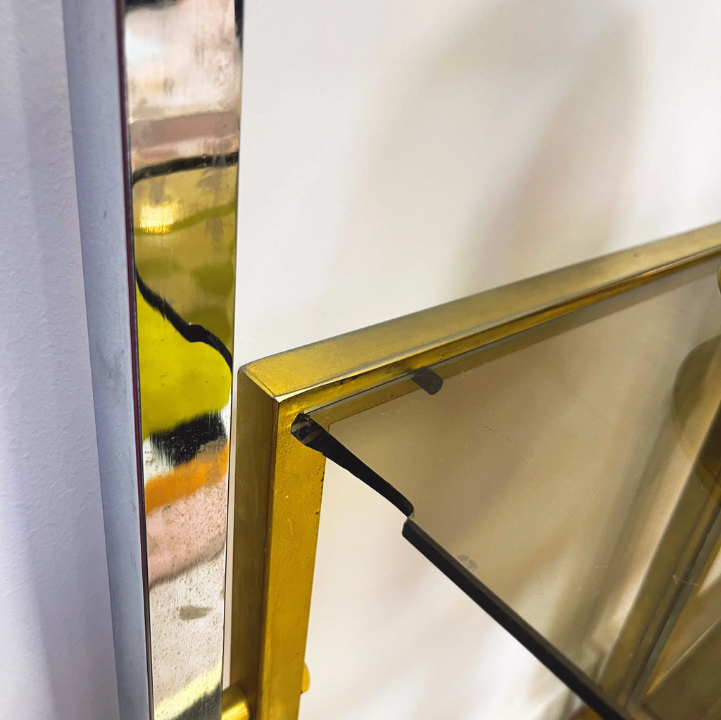 Grande étagère design en laiton, chrome et verre fumé, années 70