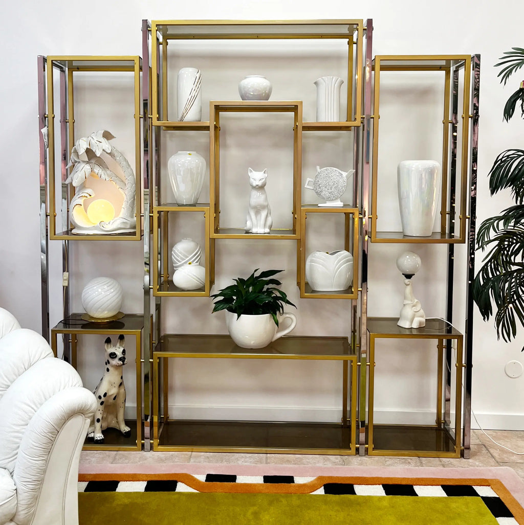 Grande étagère design en laiton, chrome et verre fumé, années 70