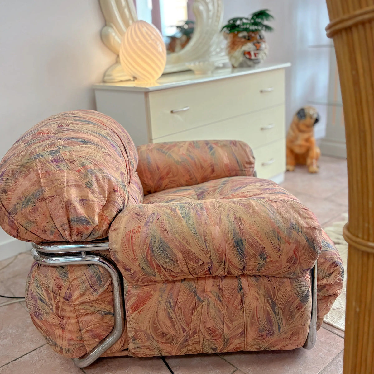 Paire de fauteuils vintage, tube chromé, tissu jacquard pastel, design italien années 70-80