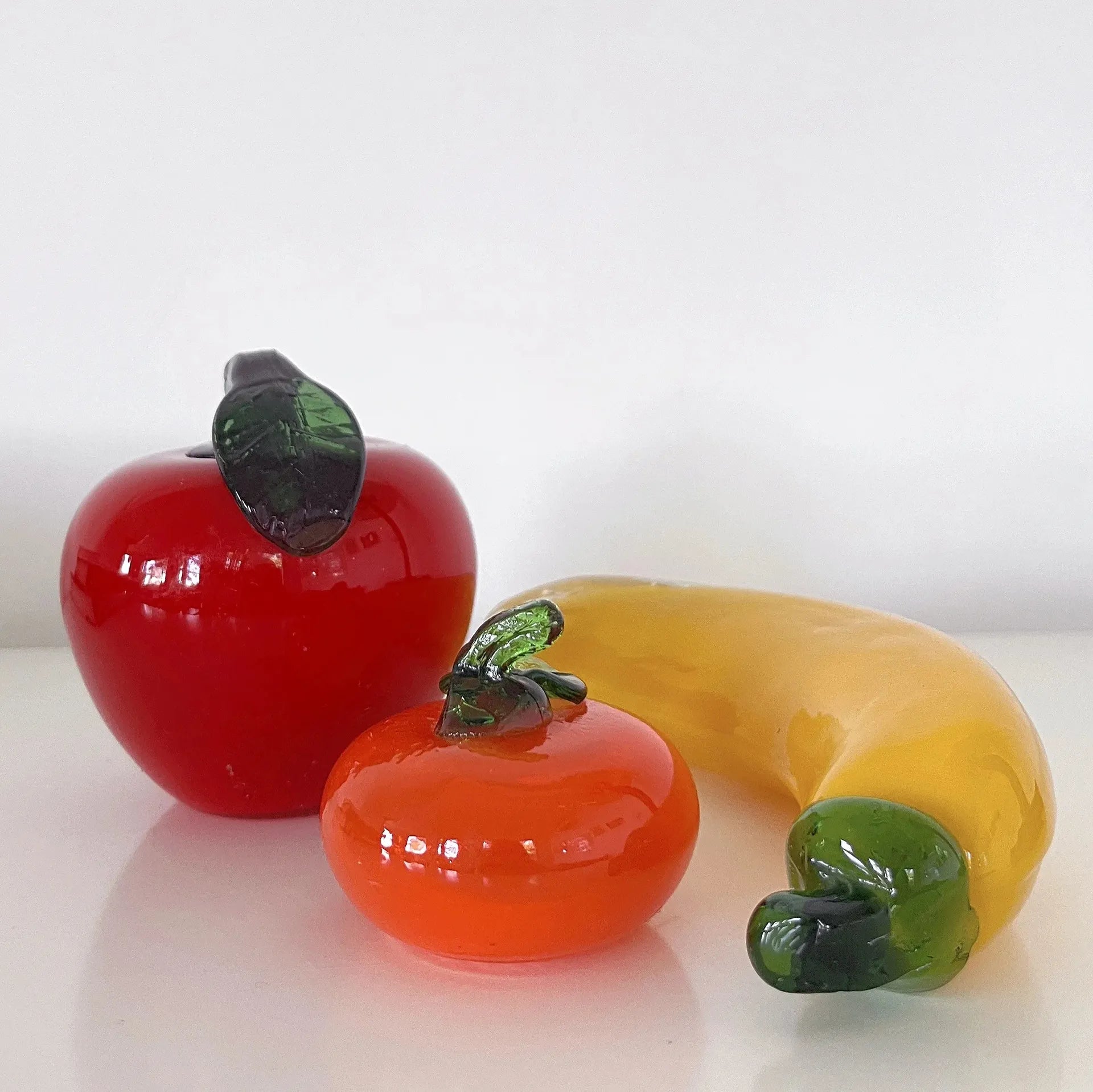 Fruits en verre de Murano soufflé vintage années 70, ensemble pomme rouge, banane et orange. - Club Barbara