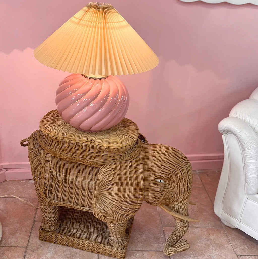 Grand piédestal éléphant en osier – années 70 - Club Barbara