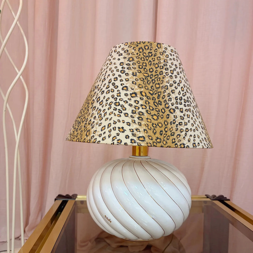 Grande lampe en céramique spirale italienne, abat-jour léopard vintage, manufacture Scarla, années 70 - Club Barbara