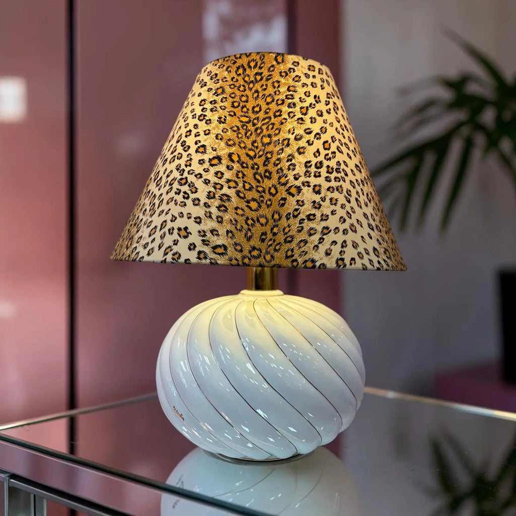 Grande lampe en céramique spirale italienne, abat-jour léopard vintage, manufacture Scarla, années 70 - Club Barbara