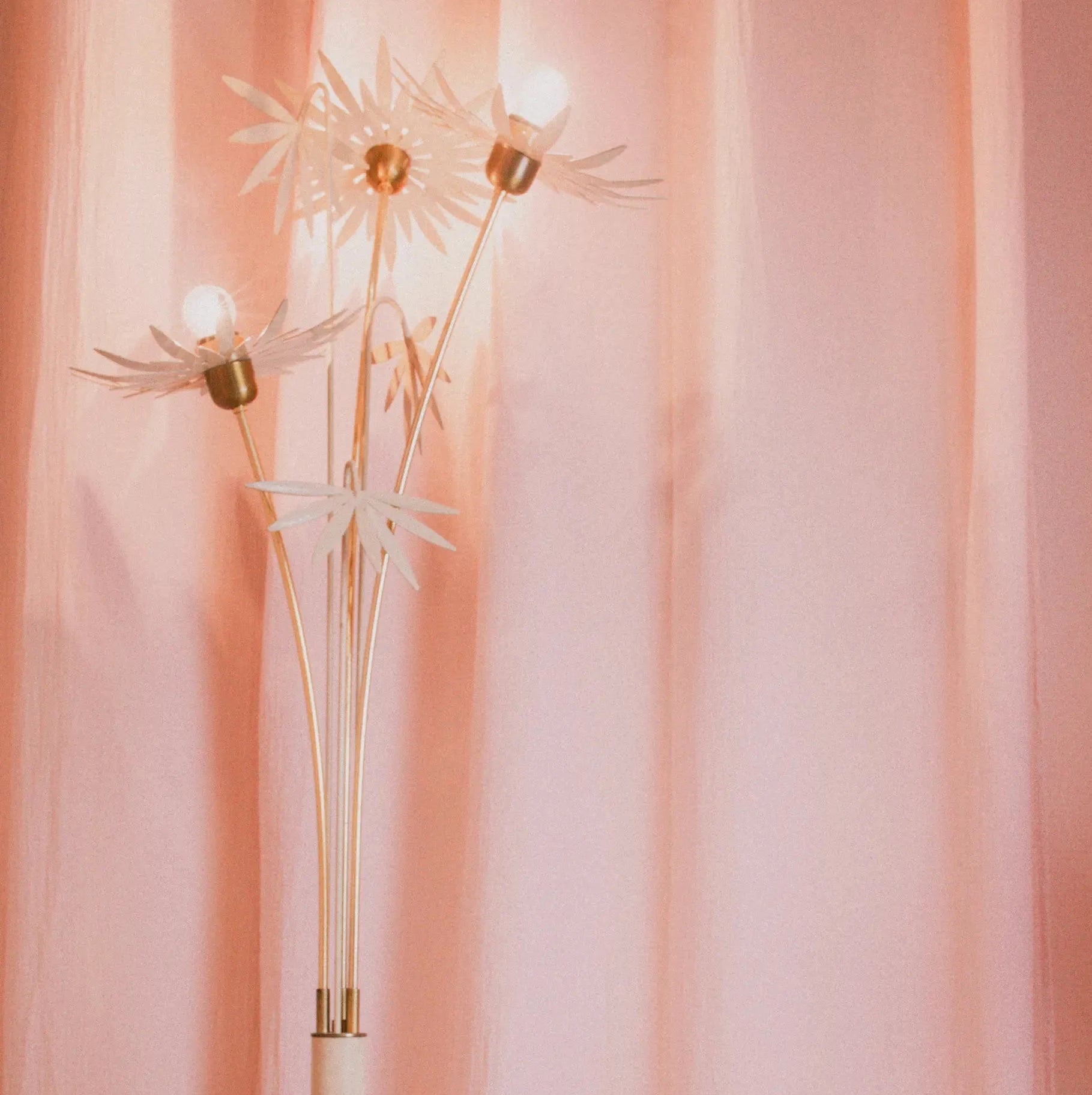Lampadaire fleurs vintage en laiton doré, 3 lumières, Italie, années 70