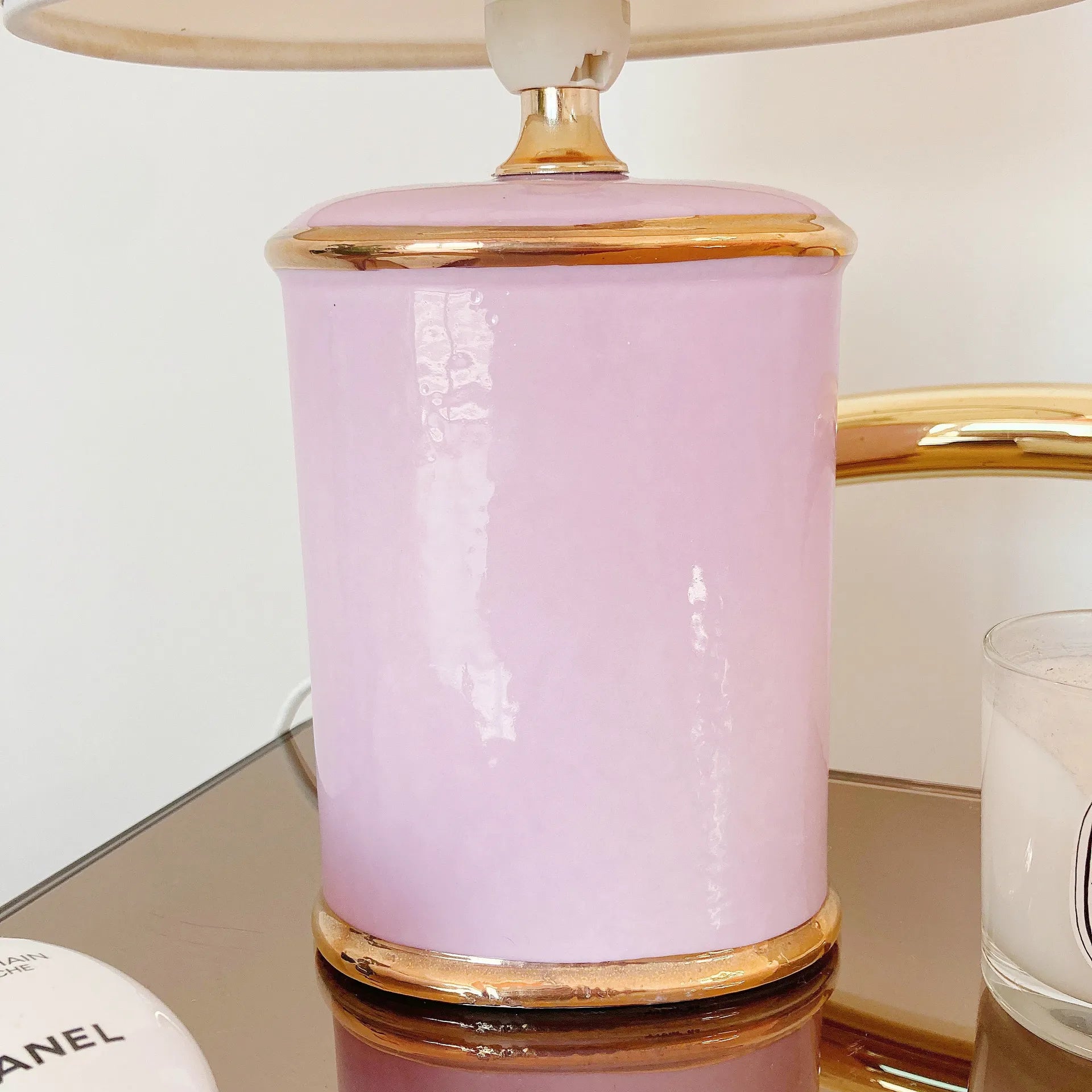 Lampe Art Deco rose et dorée - Club Barbara