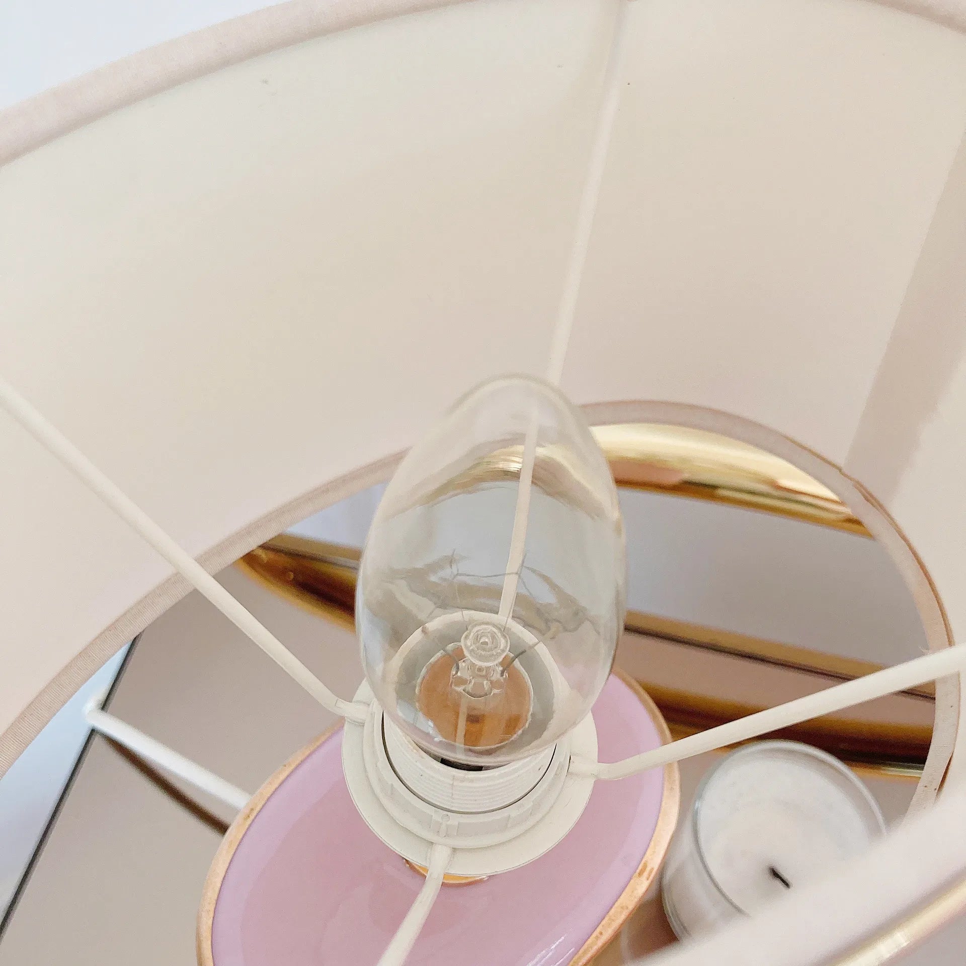 Lampe Art Deco rose et dorée - Club Barbara