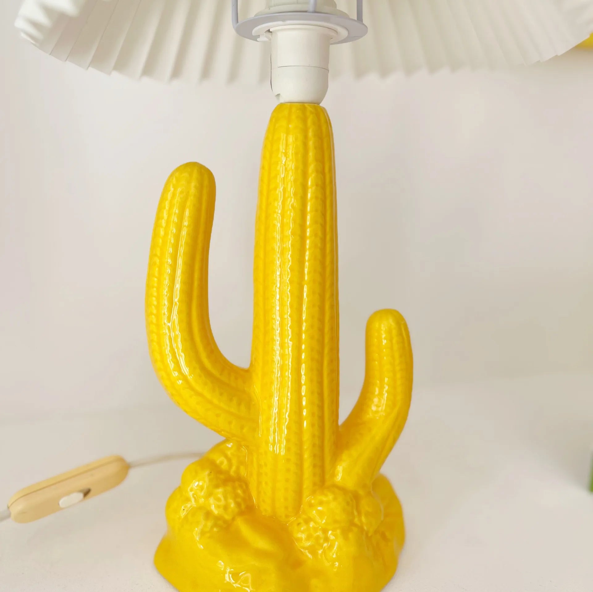 Lampe cactus vintage jaune - Club Barbara