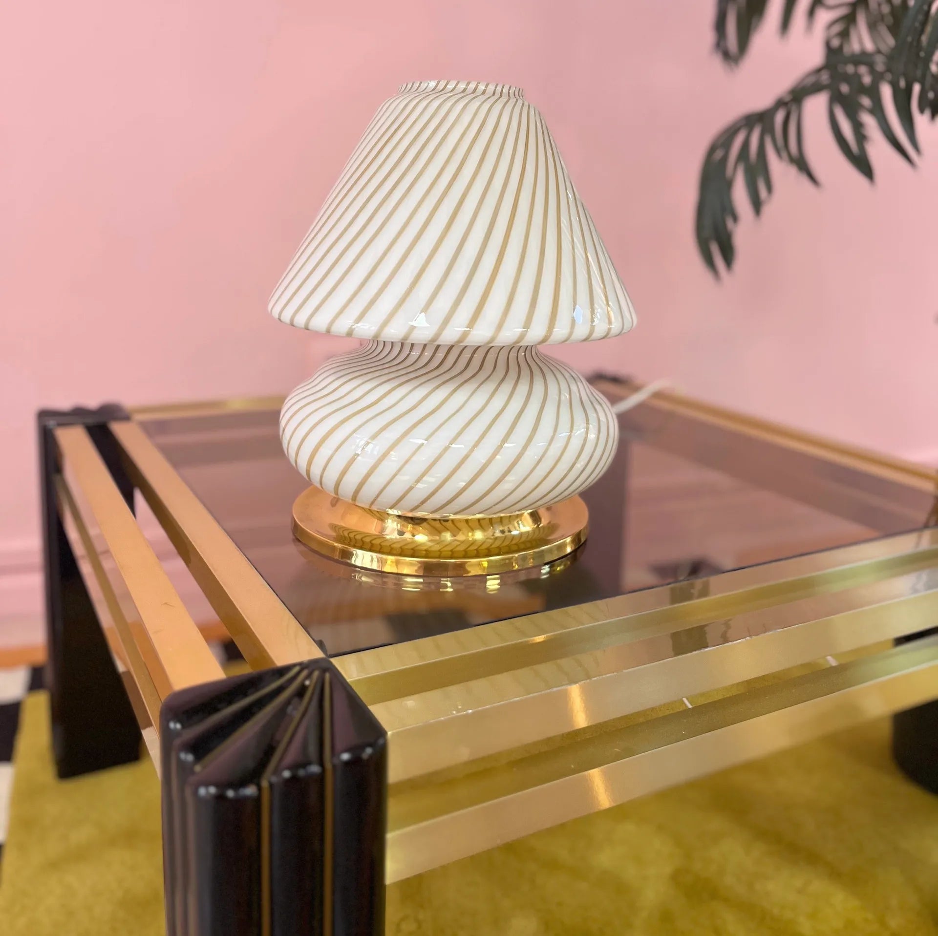 Lampe champignon en verre soufflé & socle en laiton, 70’s - Club Barbara