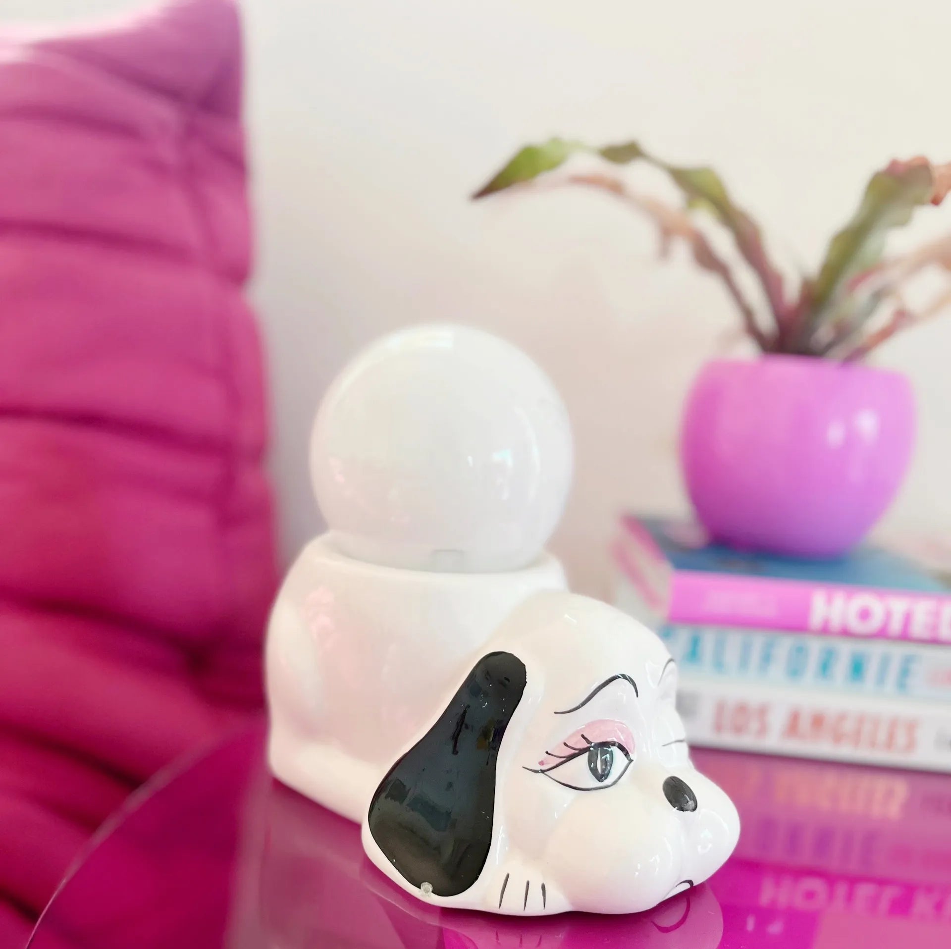 Lampe Chien et globe opalin – Années 80 - Club Barbara