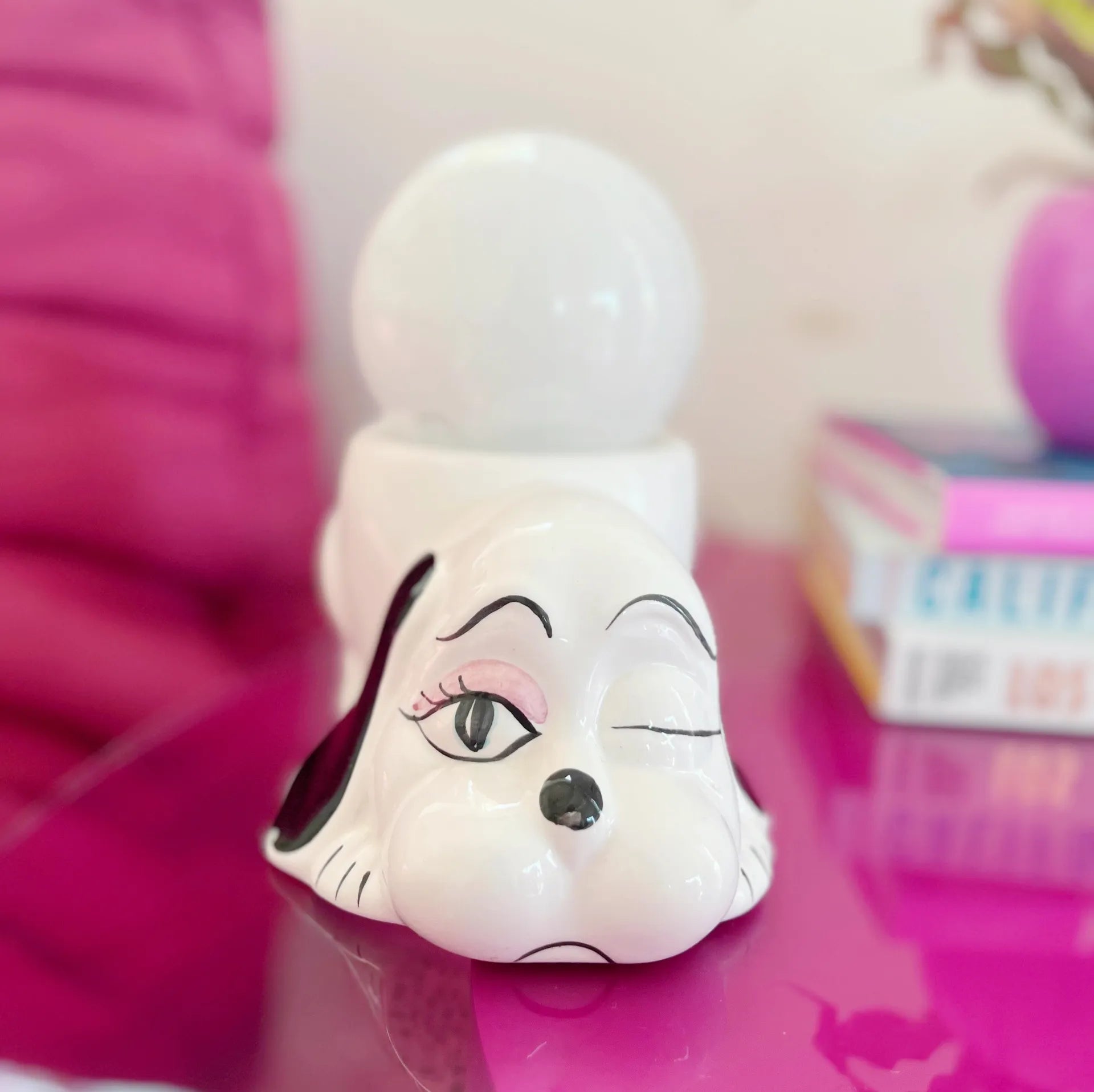 Lampe Chien et globe opalin – Années 80 - Club Barbara
