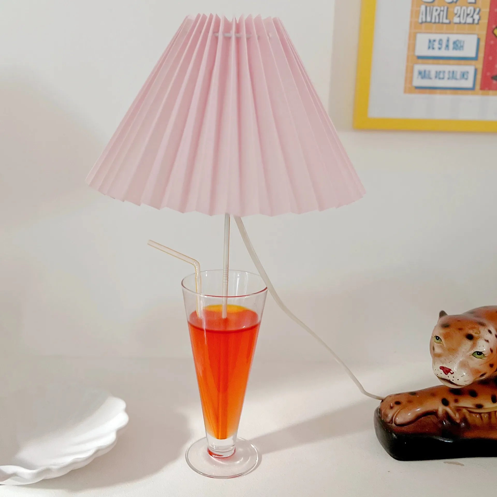 Lampe cocktail rétro 80 abat-jour rose - Club Barbara