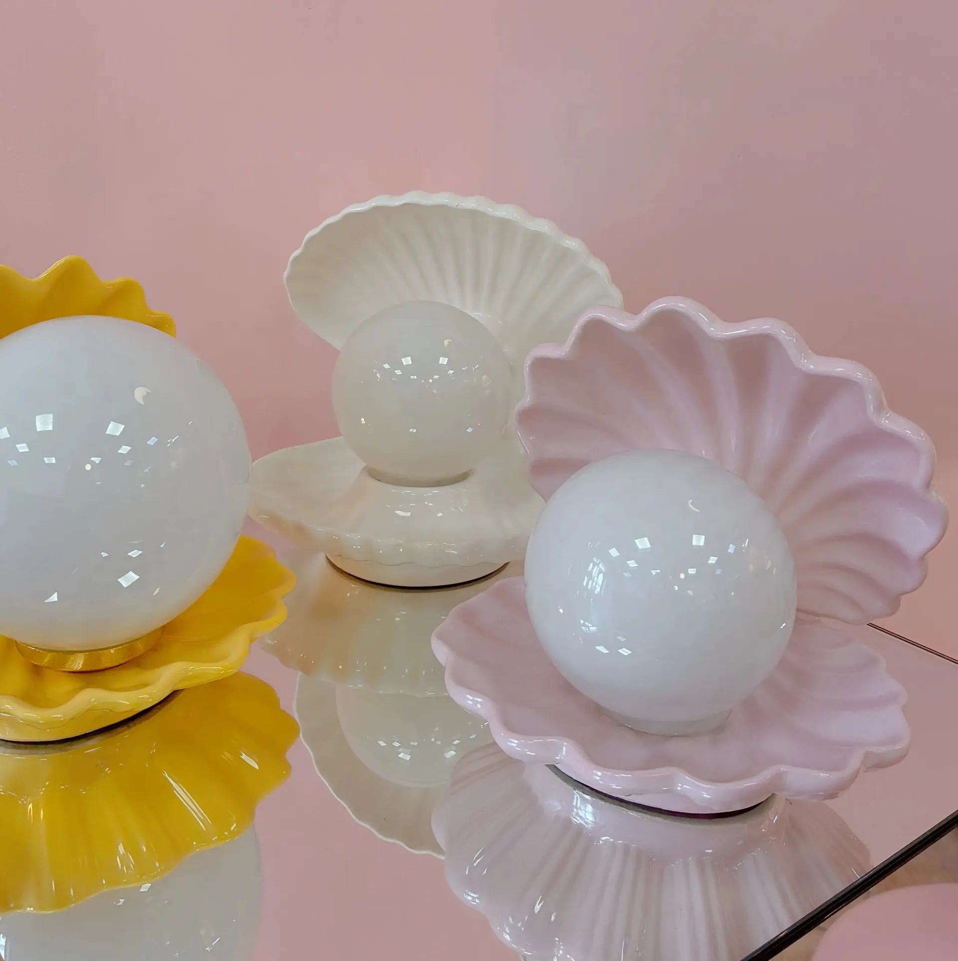 Lampe coquillage céramique rose pastel, vintage années 80 - Club Barbara