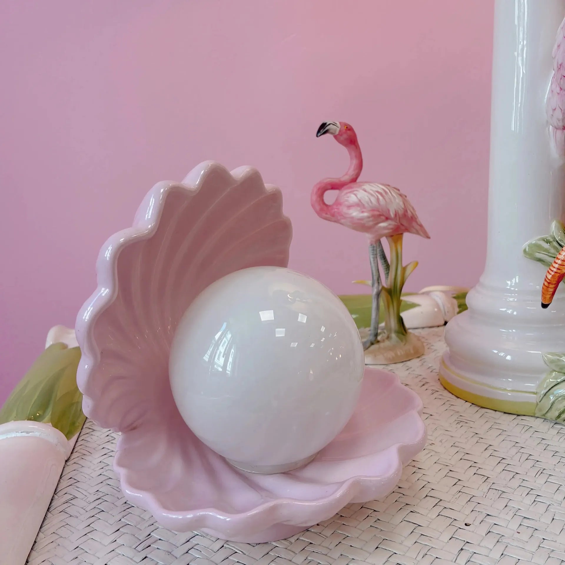 Lampe coquillage céramique rose pastel, vintage années 80 - Club Barbara
