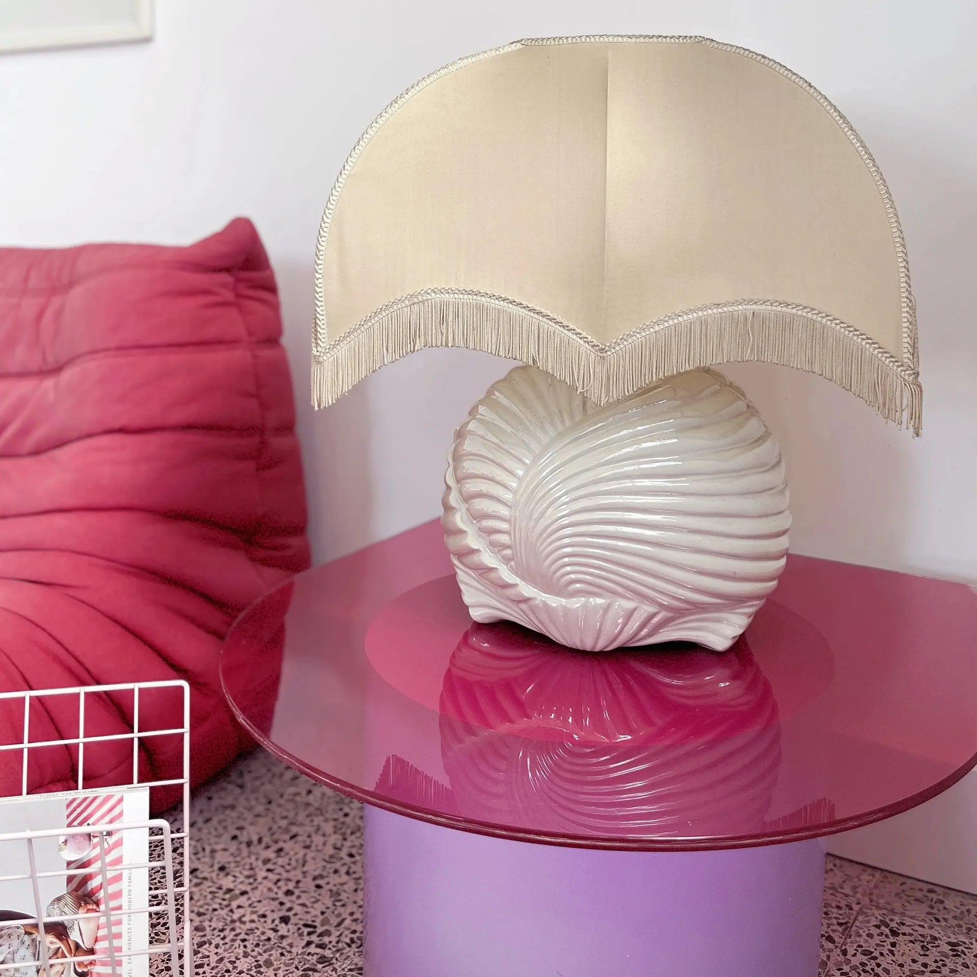 Lampe coquillage en céramique nacrée italienne, abat-jour franges, années 70 - Club Barbara
