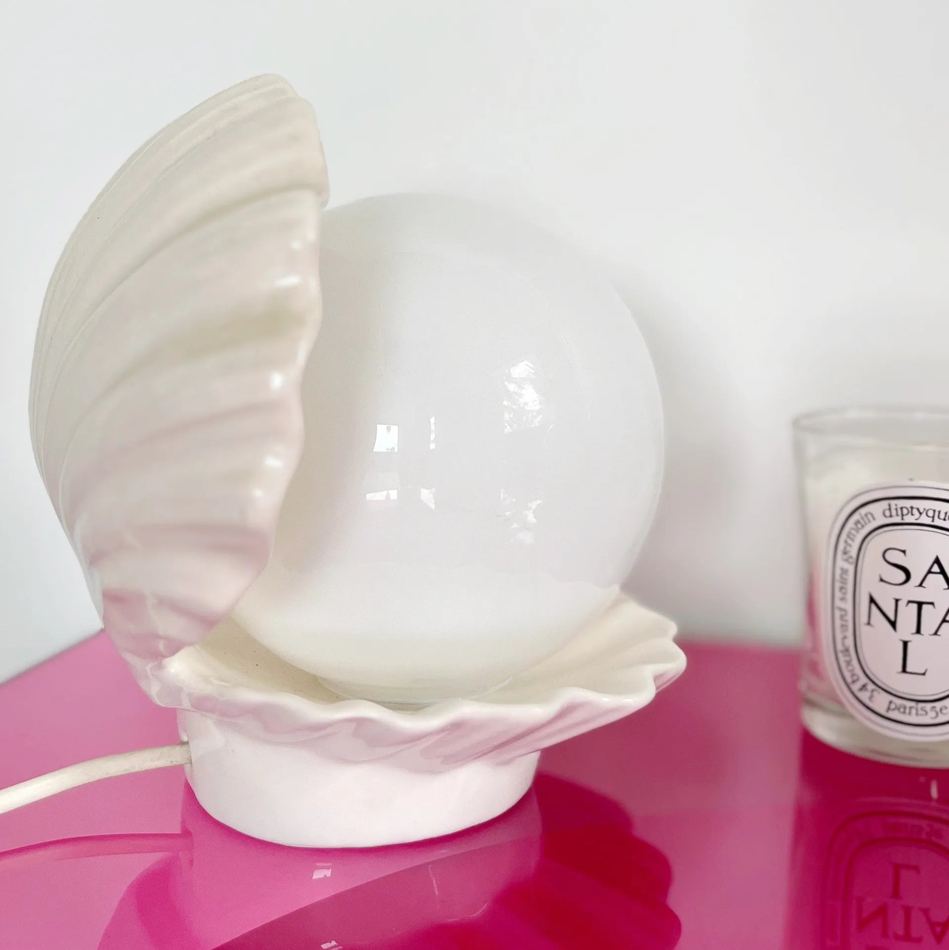 Lampe coquillage vintage blanche - Club Barbara