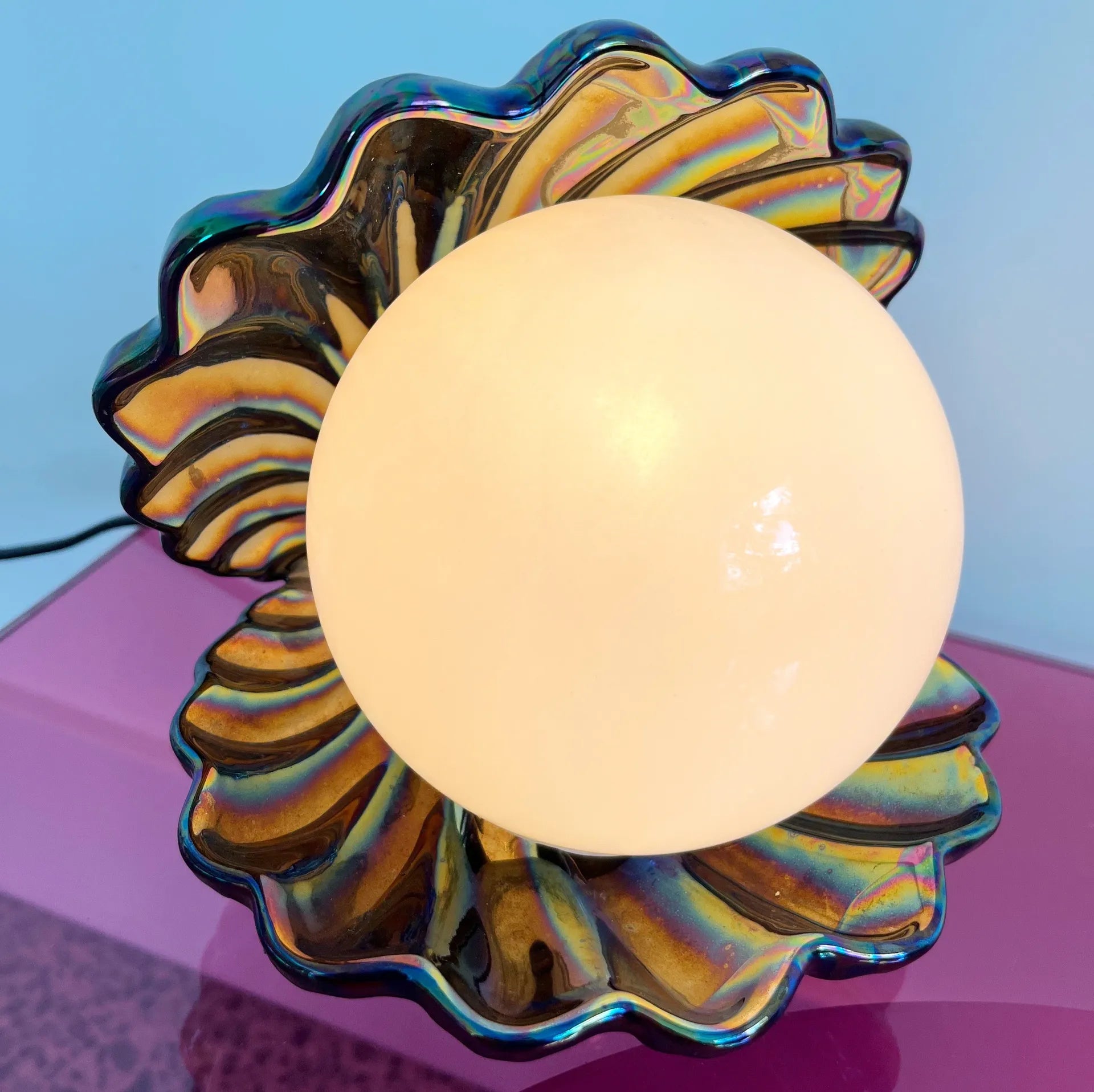 Lampe coquillage vintage iridescente - Club Barbara