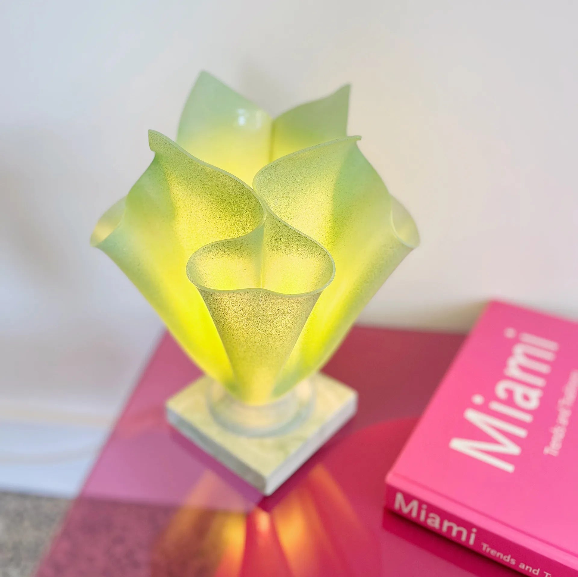 Lampe corolle vintage pastel années 70 - Club Barbara