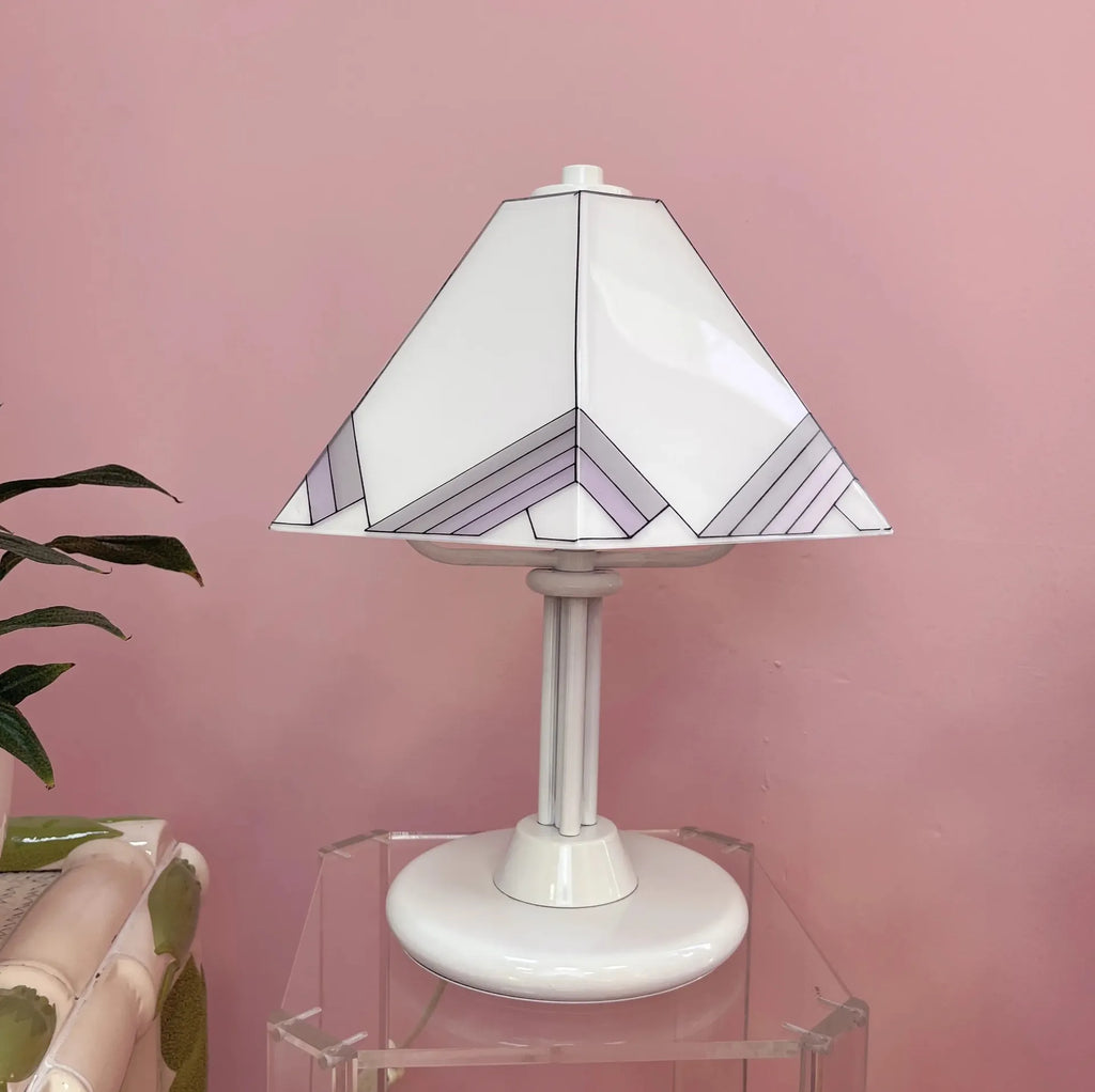 Lampe de table italienne, pied laqué et abat-jour décor pastel, années 80 - Club Barbara