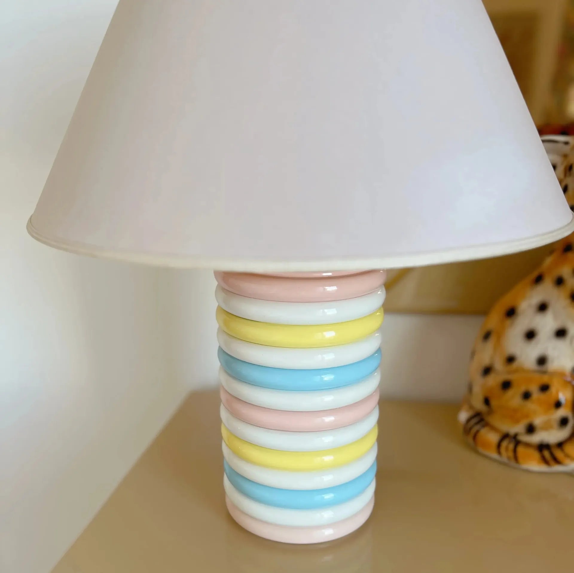 Lampe de table pastel vintage, Antonangeli Milano Italie, années 70, grand modèle - Club Barbara