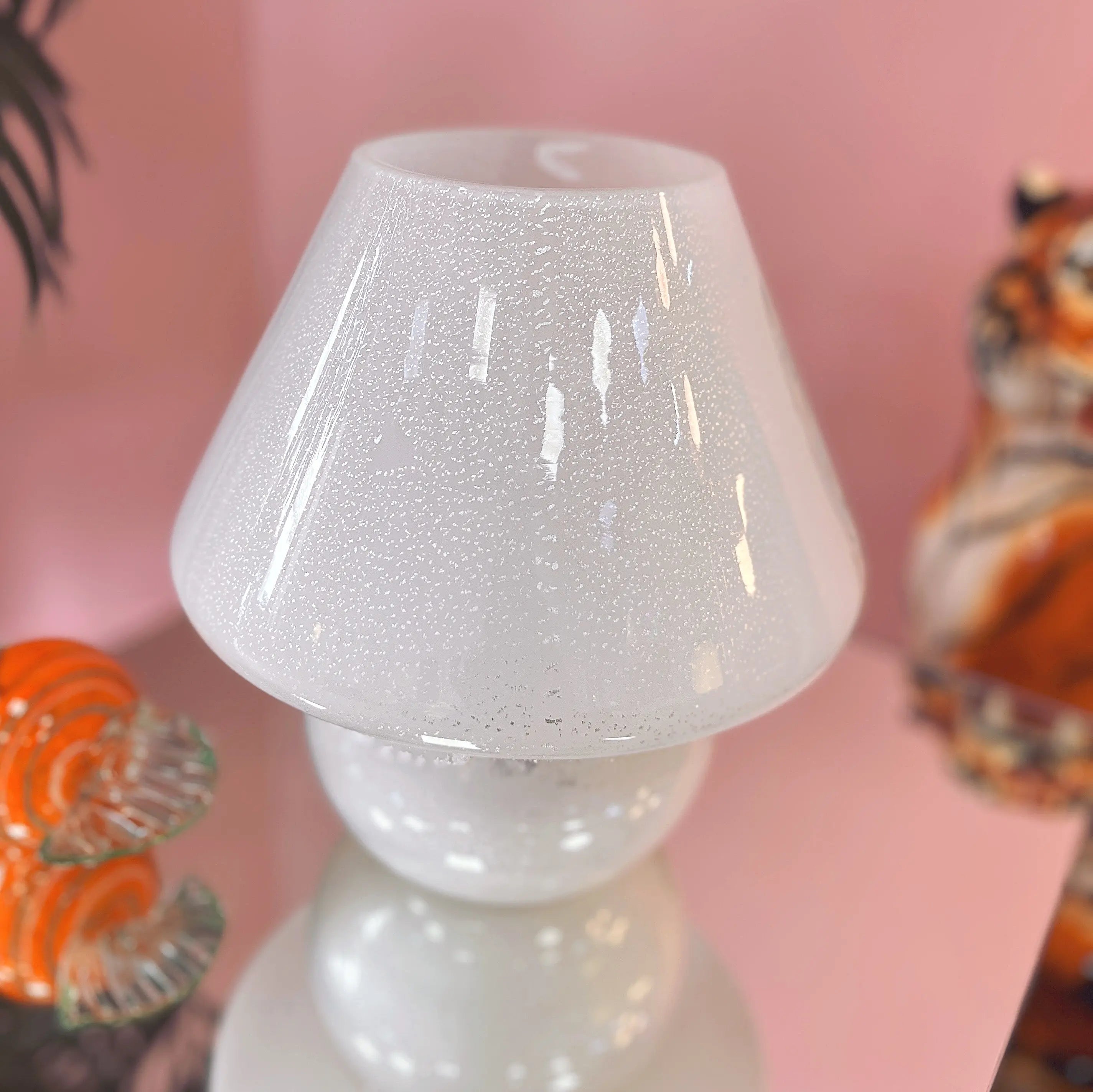 Lampe design italien en verre blanc opalin, Club Barbara
