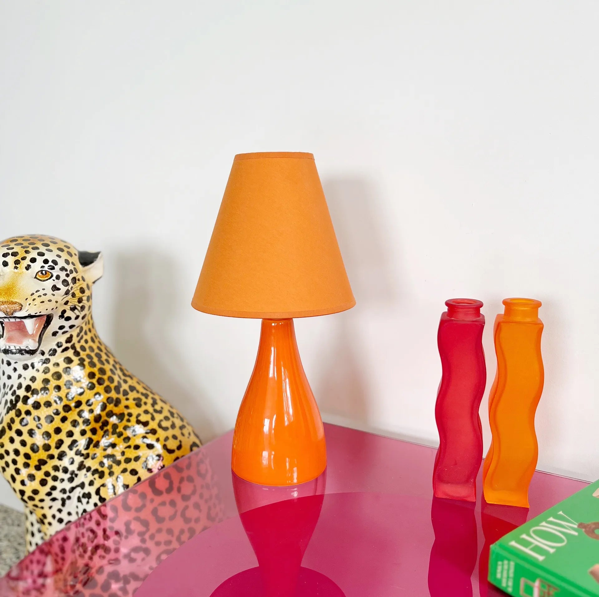 Lampe design orange en céramique, Style Pop, Années 70 - Club Barbara