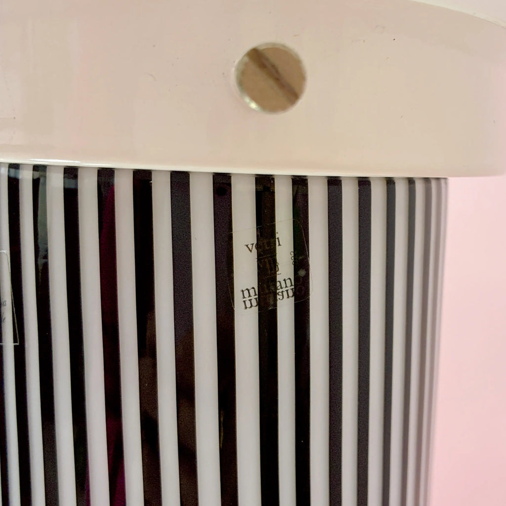 Lampe champignon en verre soufflé de Murano, fût cylindrique rayé, dôme opalin, Italie
