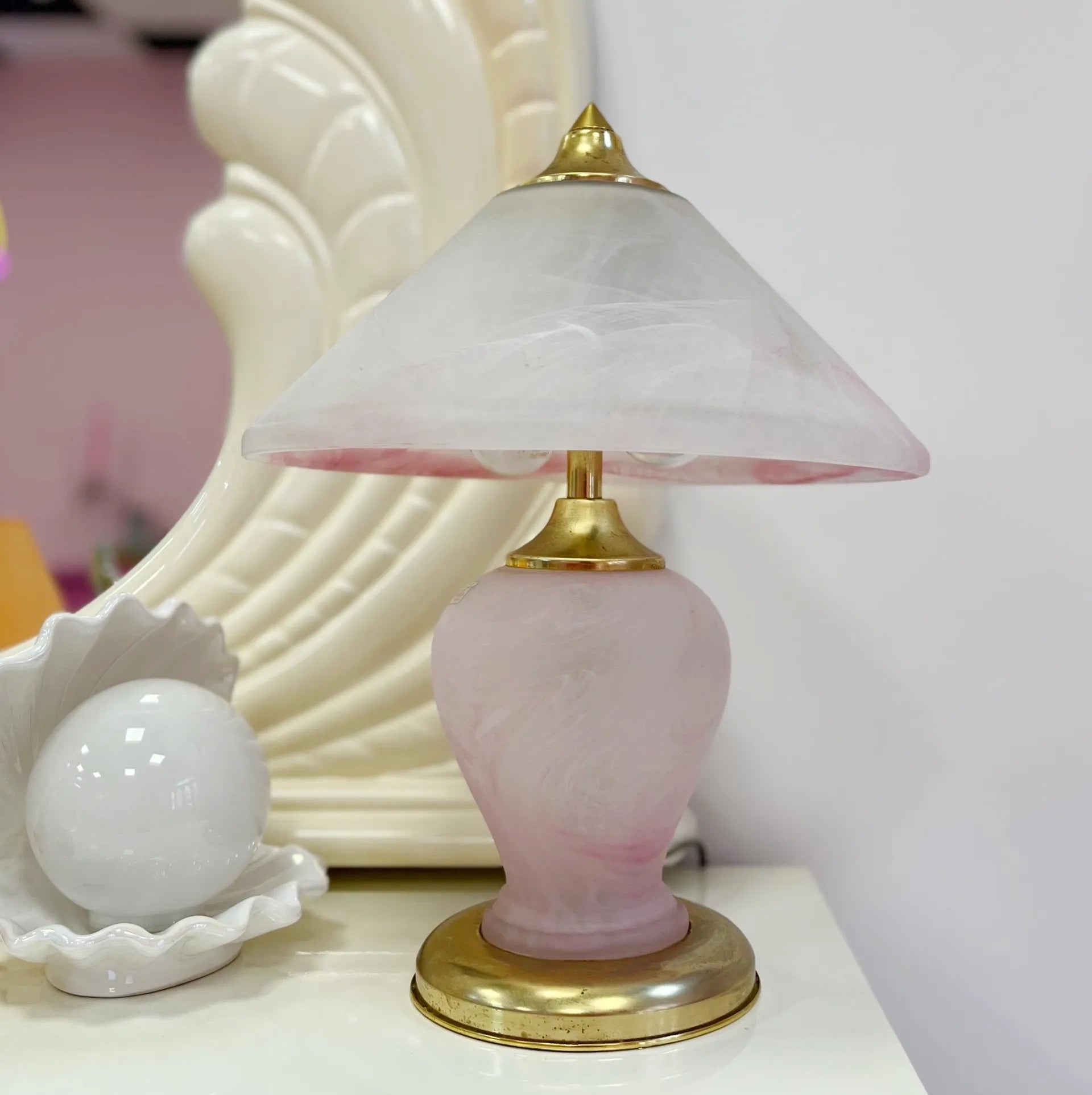 Lampe en verre rose Murano et laiton - Club Barbara