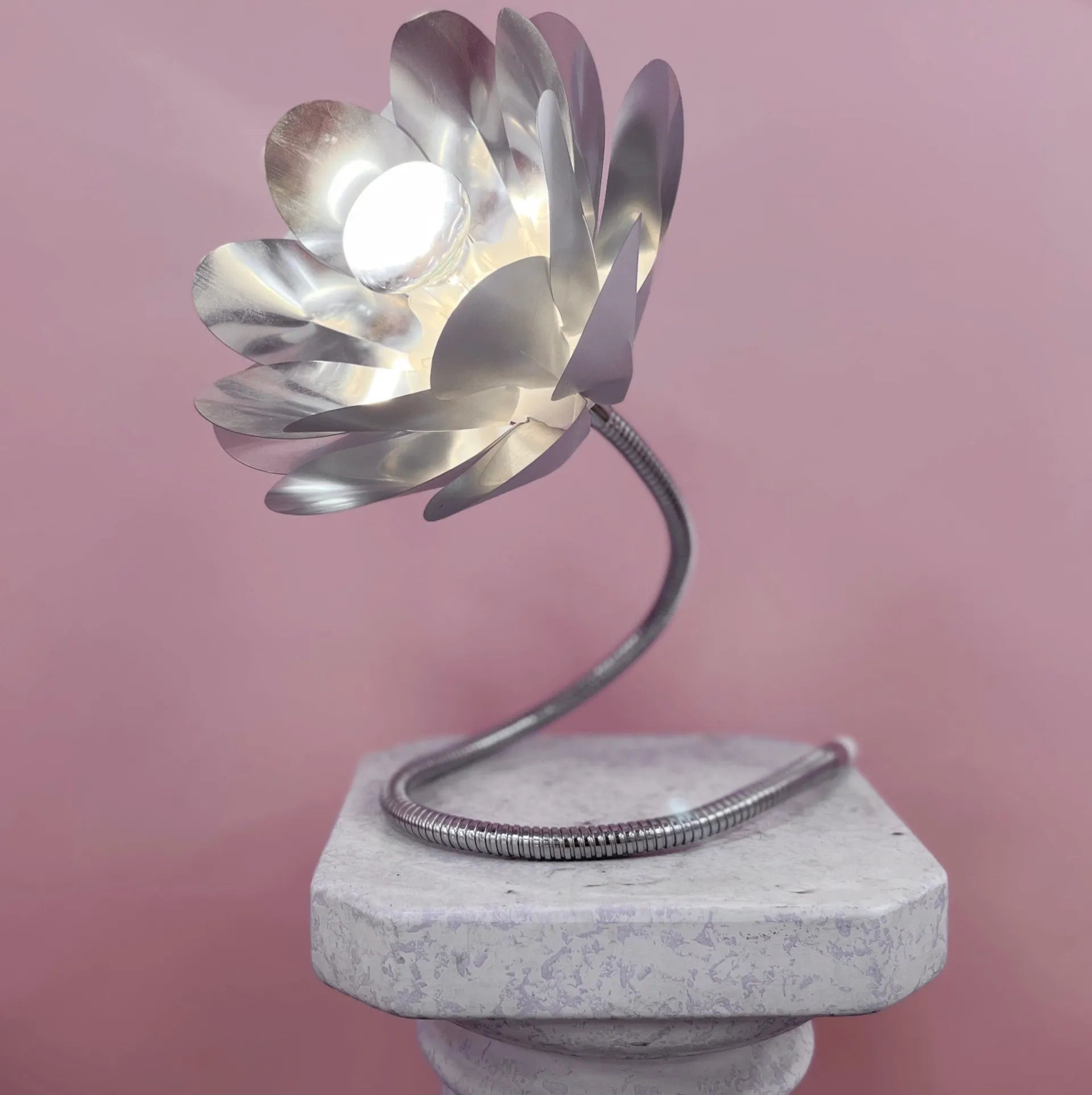 Lampe Fleur Chromée Vintage – Années 80 - Club Barbara