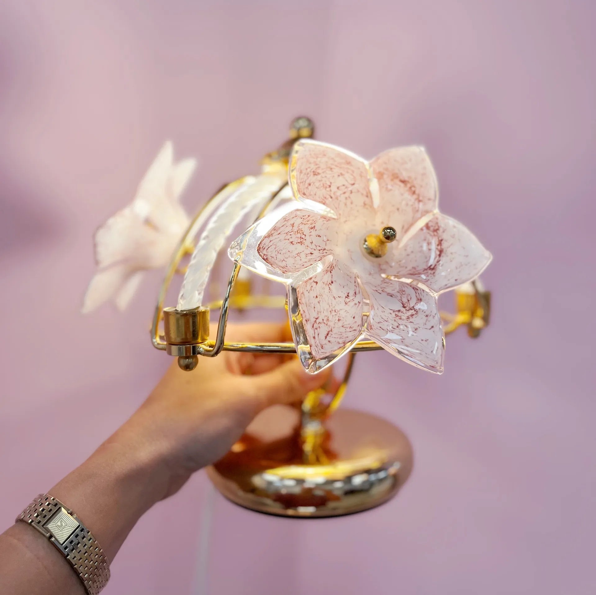 Lampe fleurs en laiton & verre de Murano ritòrto rose, Italie, 1970–80 - Club Barbara